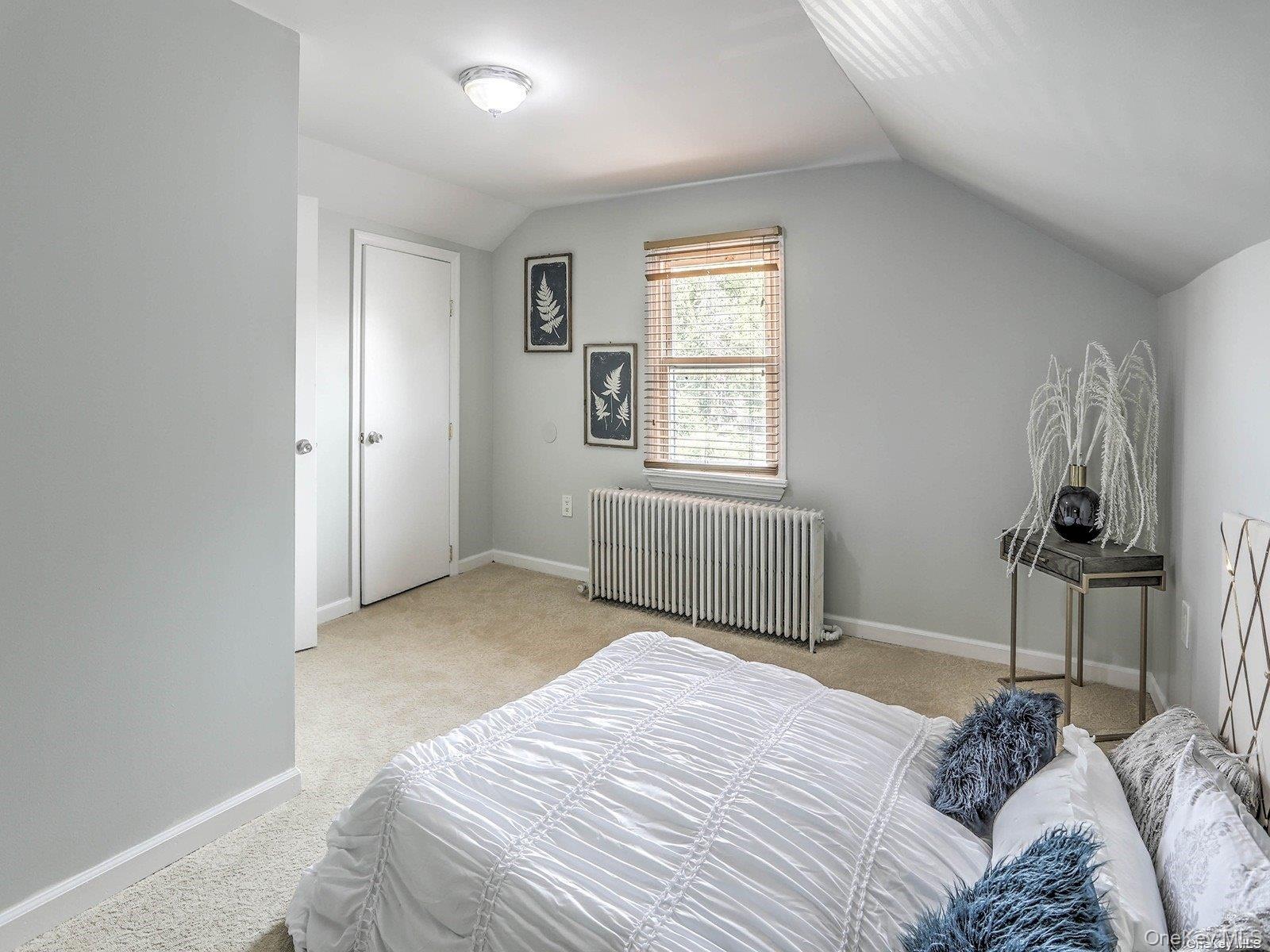 39 Bay Avenue, Hicksville, NY 11801