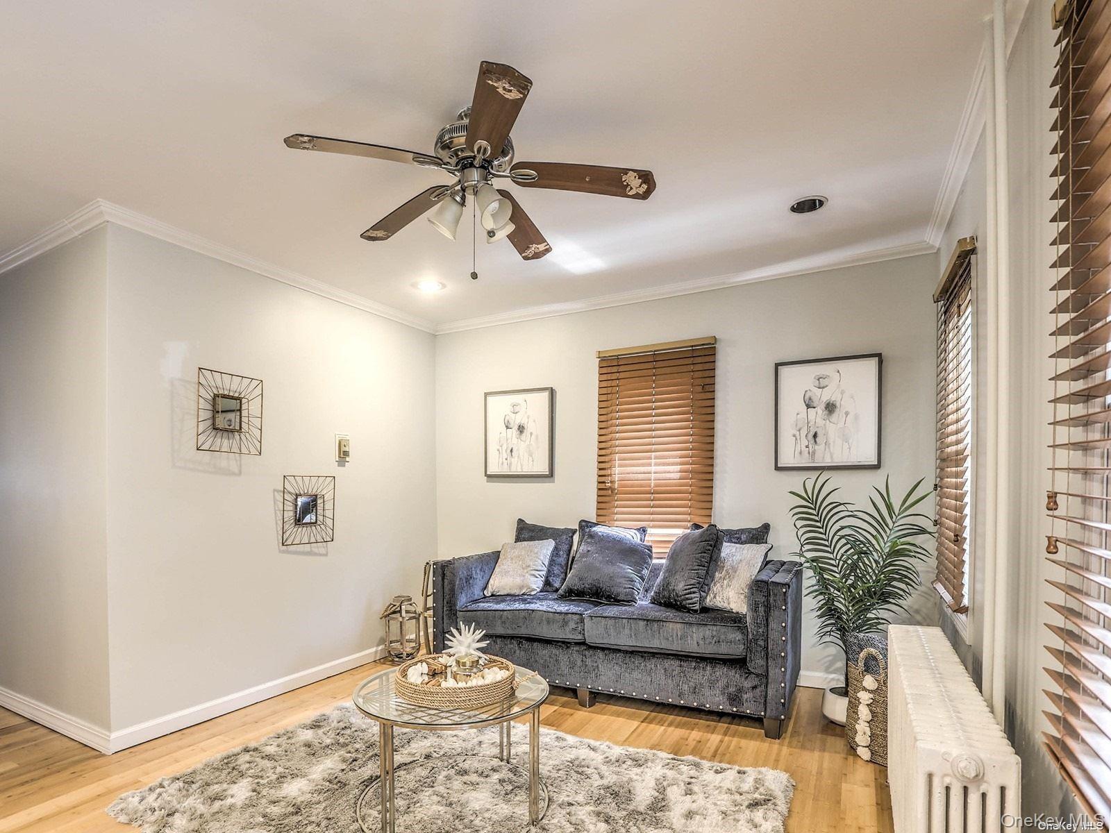 39 Bay Avenue, Hicksville, NY 11801