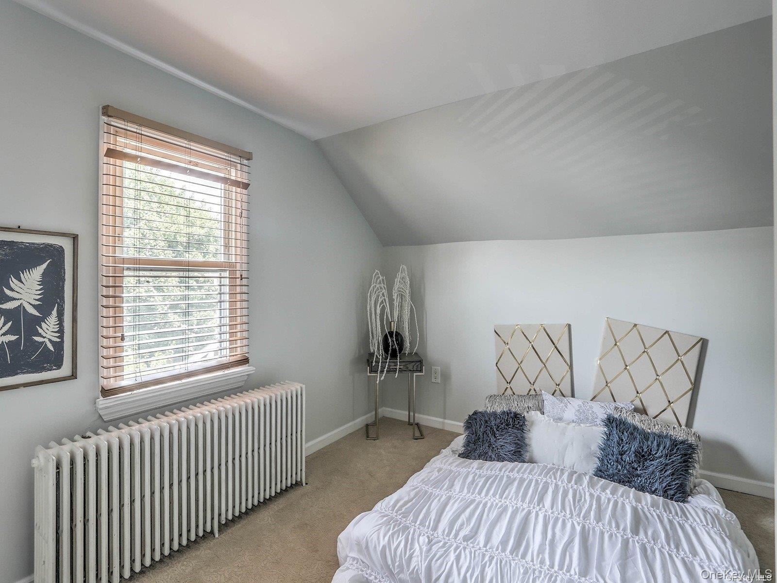 39 Bay Avenue, Hicksville, NY 11801