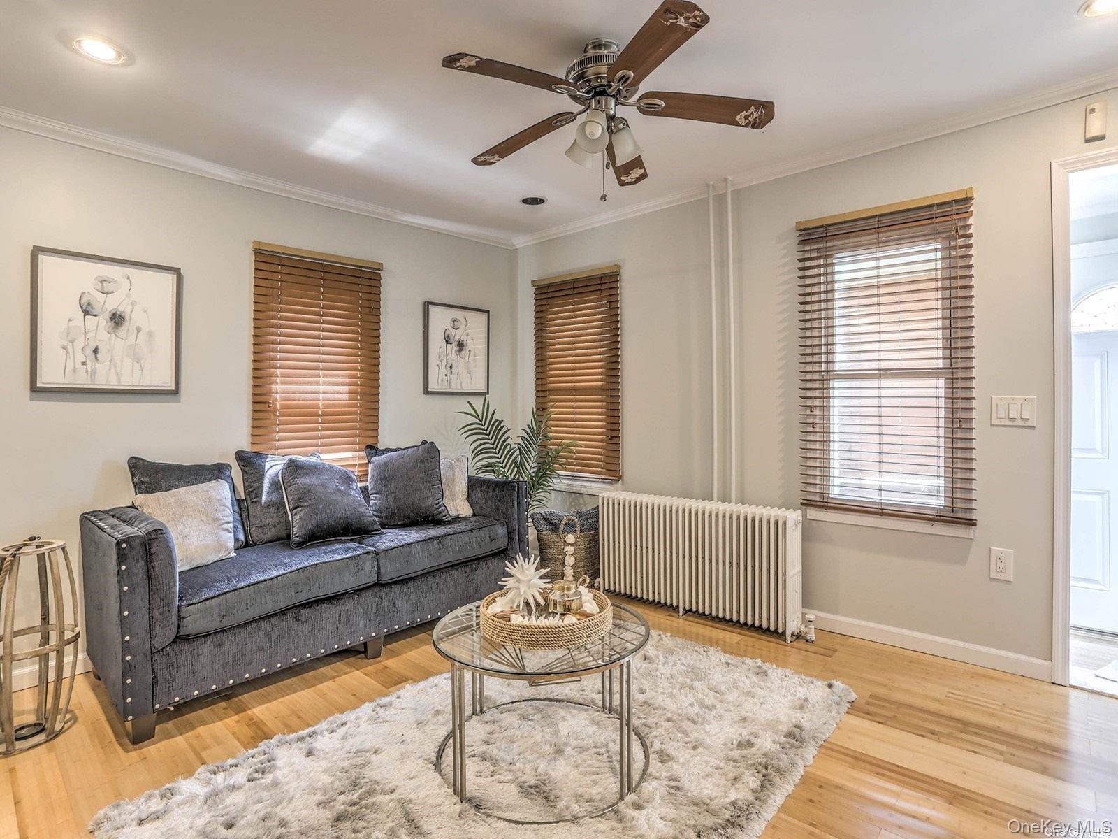 39 Bay Avenue, Hicksville, NY 11801