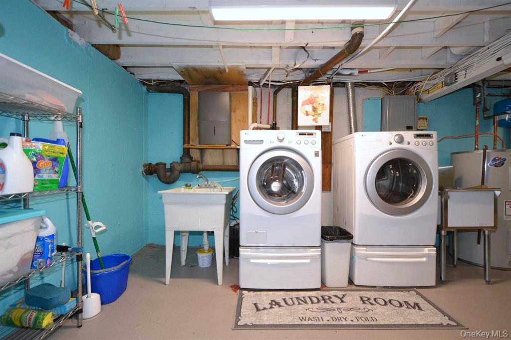 608 Amsterdam Avenue, East Patchogue, NY 11772