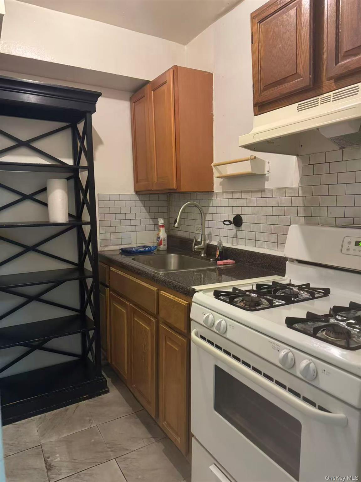 92-29 Lamont Avenue # 2K, Elmhurst, NY 11373