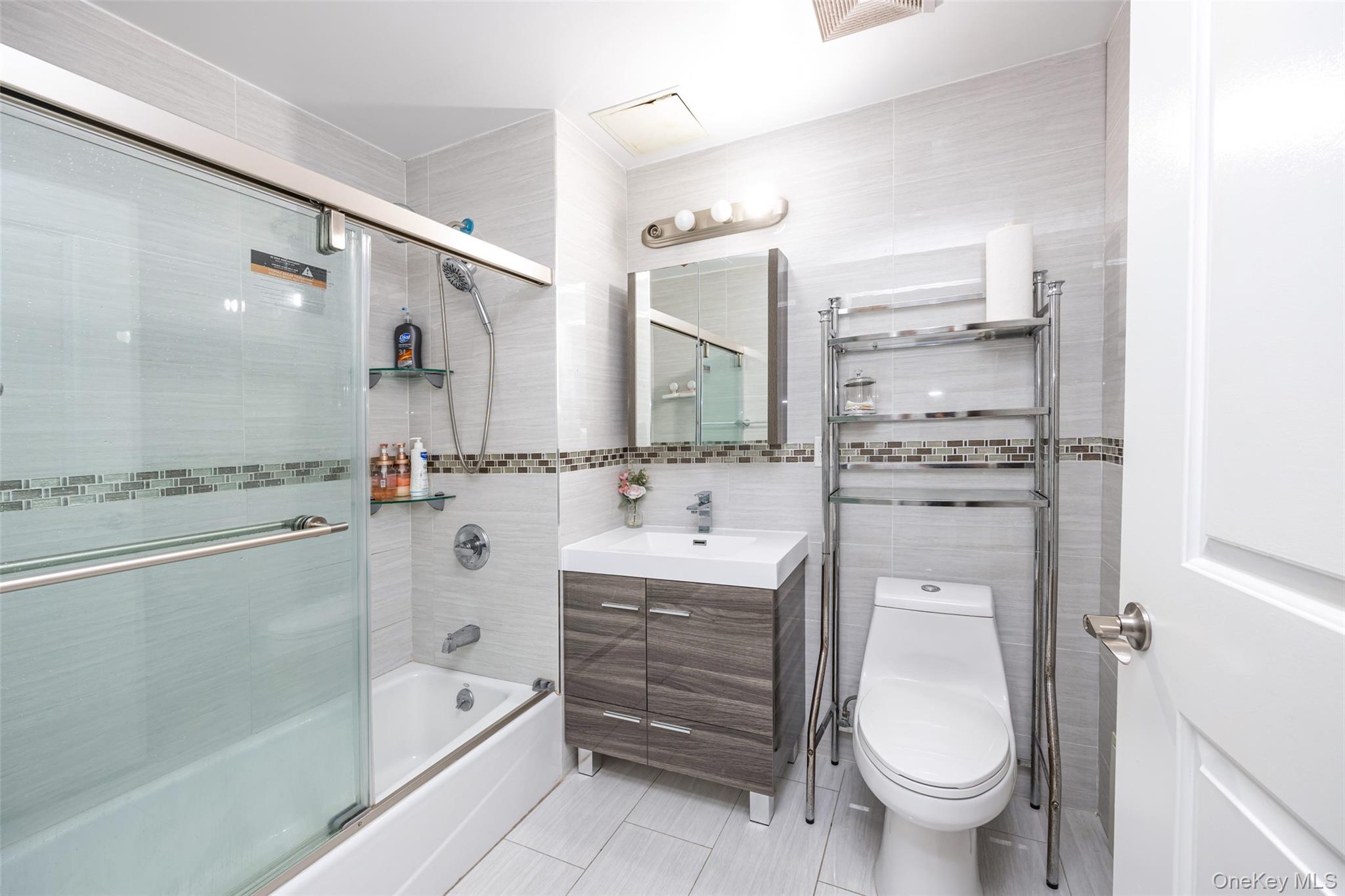 13620 Booth Memorial Avenue # 2A, Flushing, NY 11355