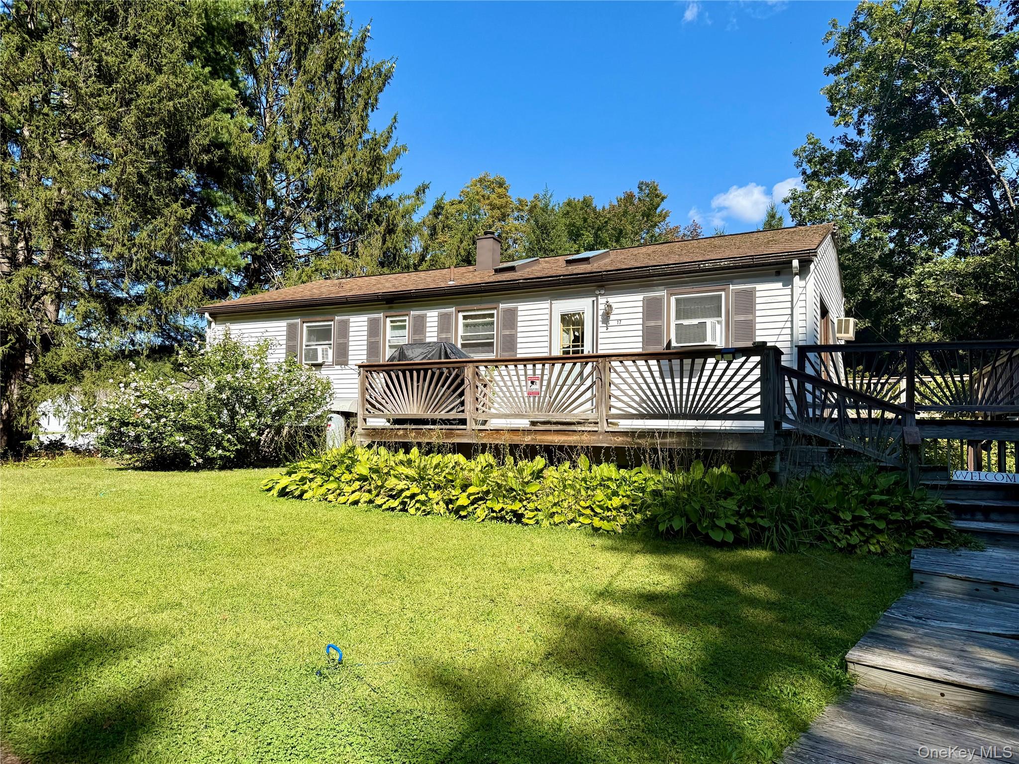 17 Romans Road, Hyde Park, NY 12538