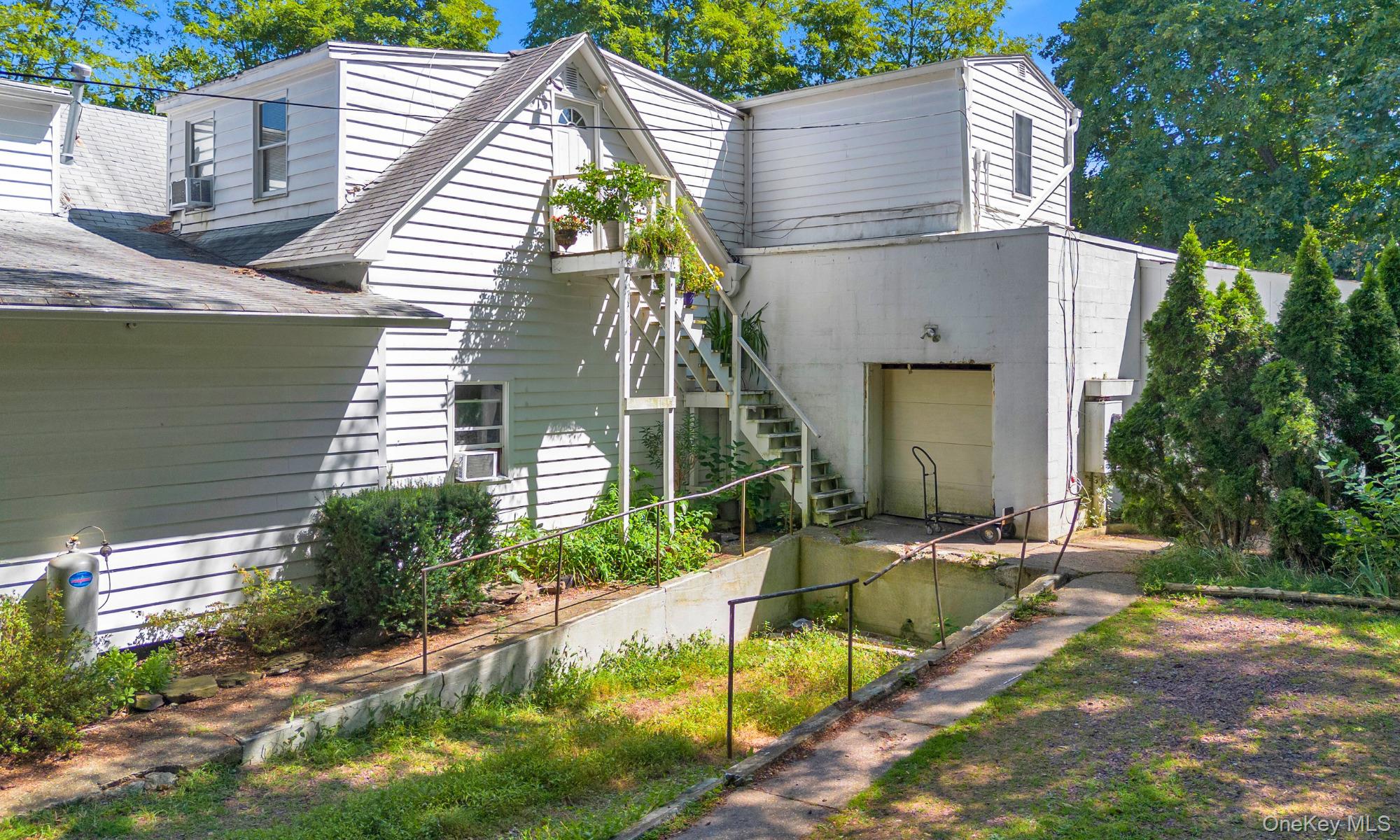 7 Canal Street, Center Moriches, NY 11934