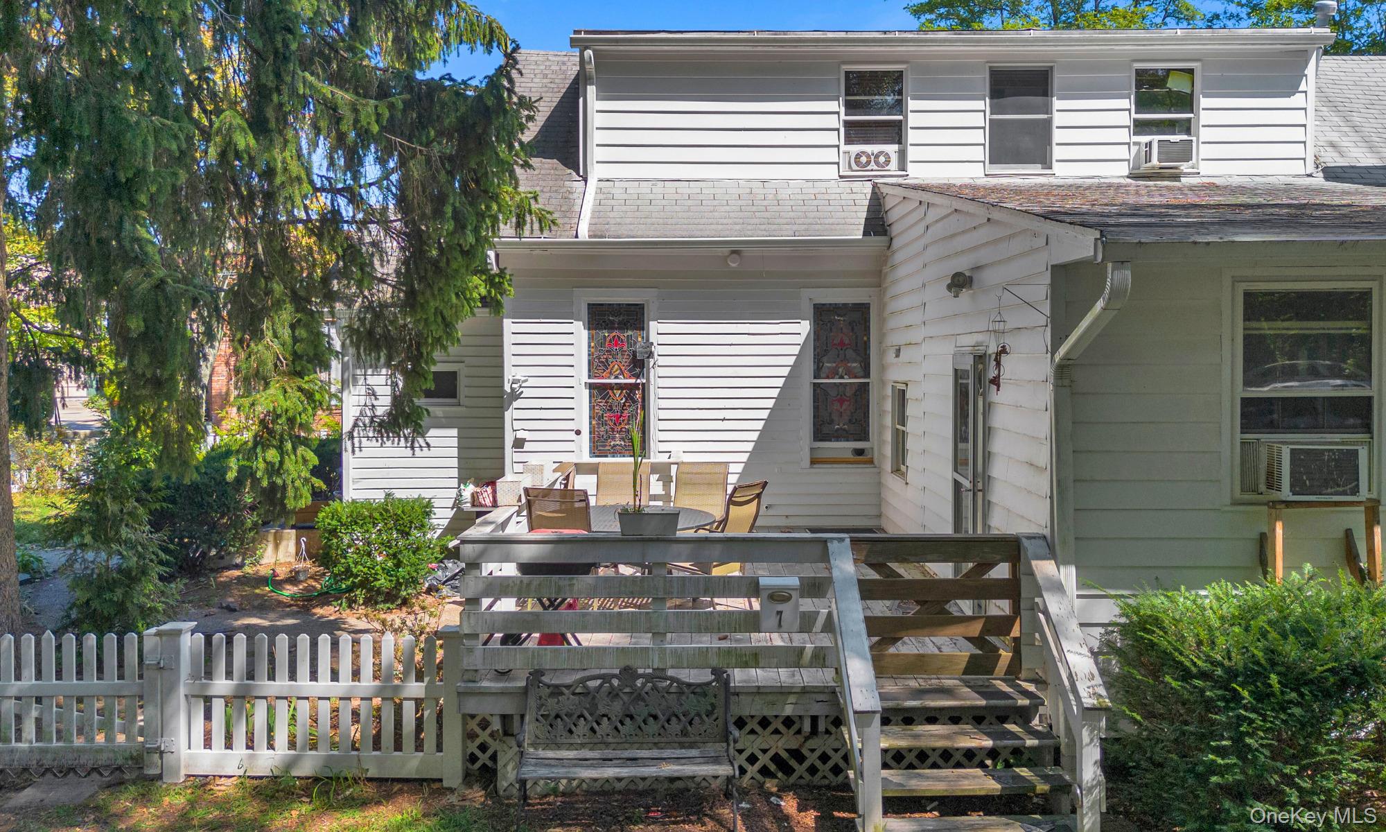 7 Canal Street, Center Moriches, NY 11934