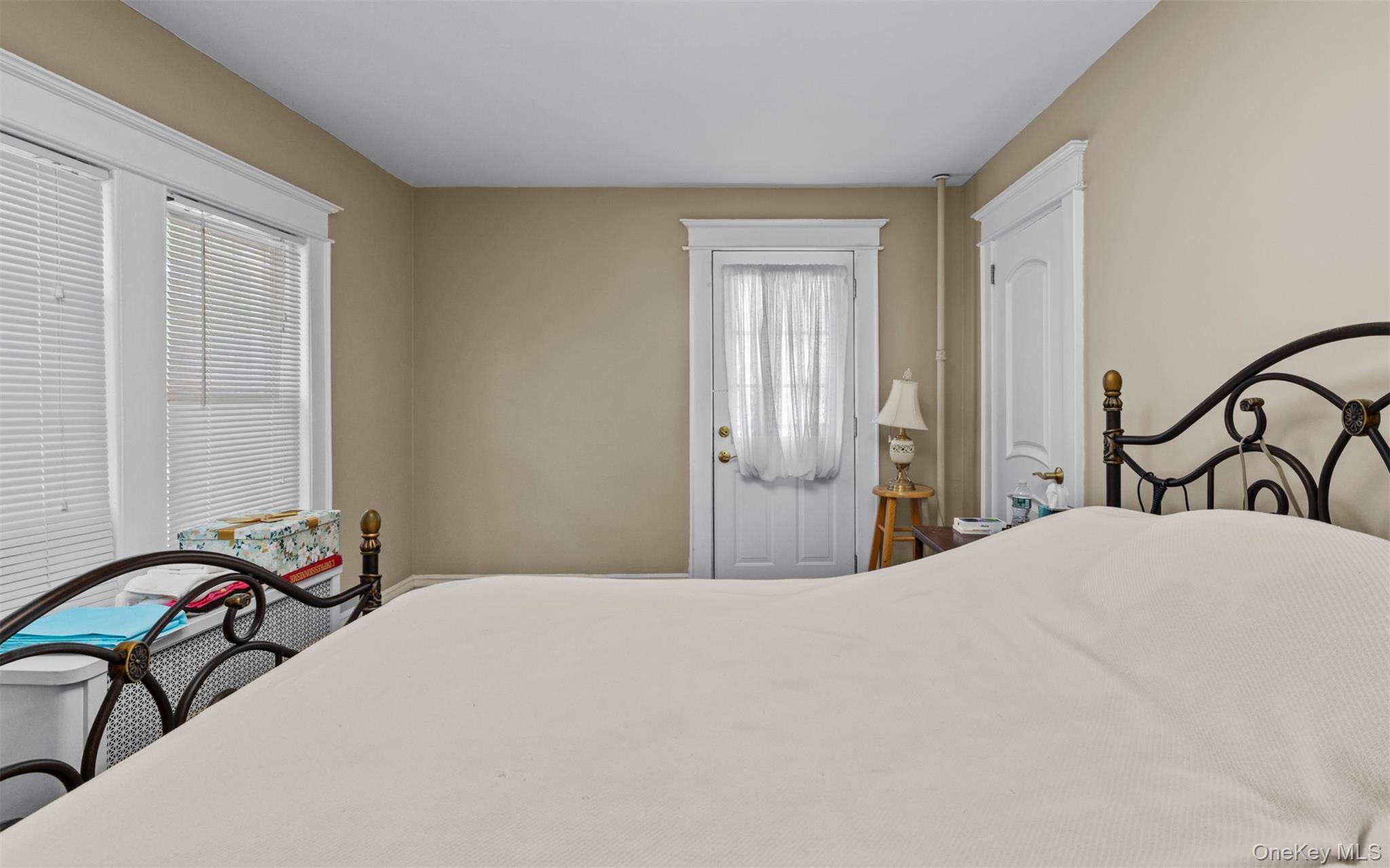 4 Malverne Avenue, Malverne, NY 11565