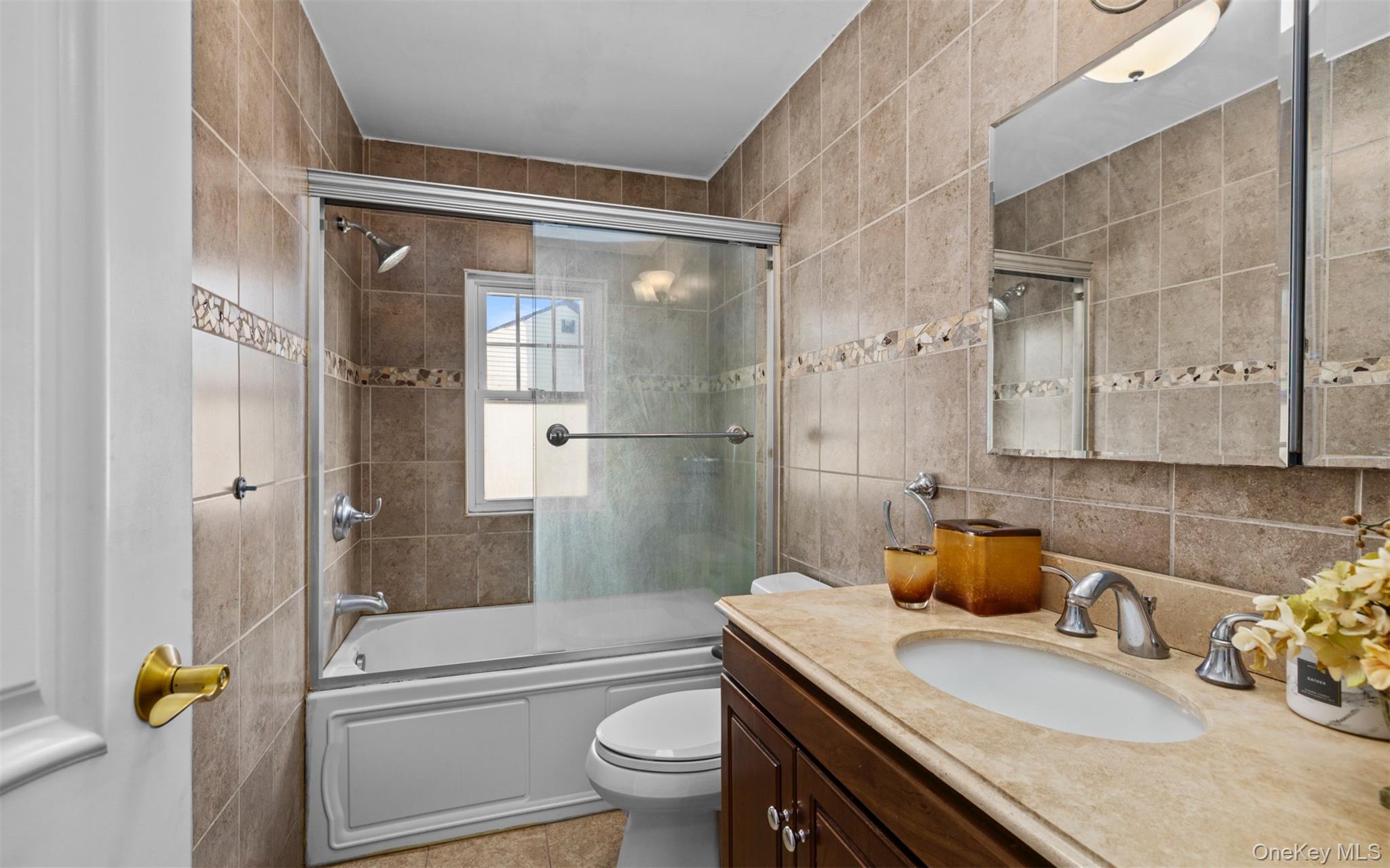 4 Malverne Avenue, Malverne, NY 11565