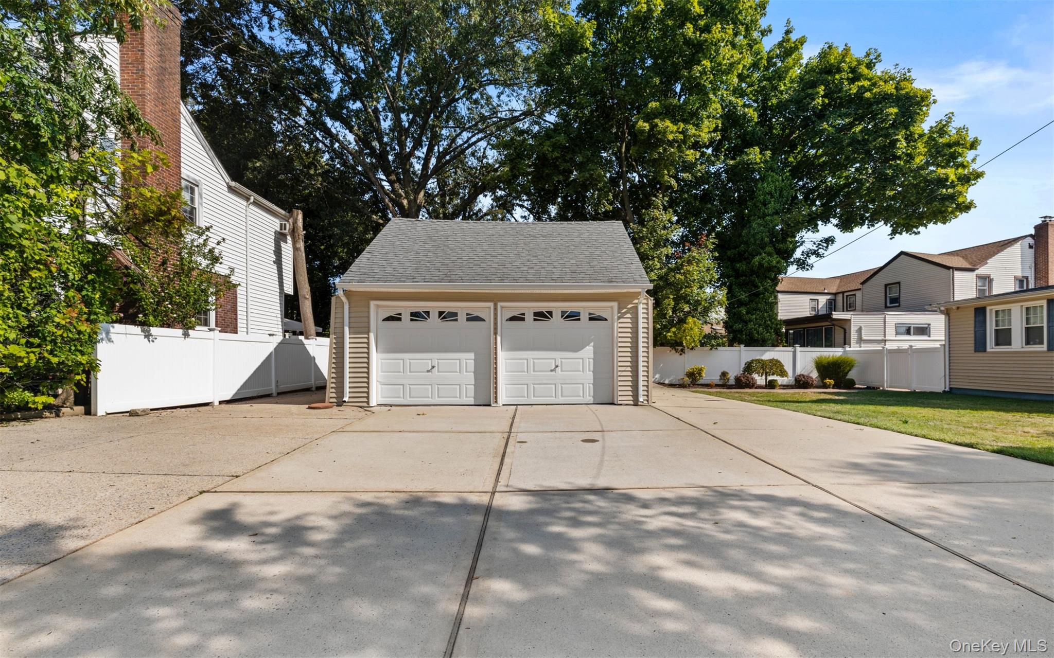 4 Malverne Avenue, Malverne, NY 11565