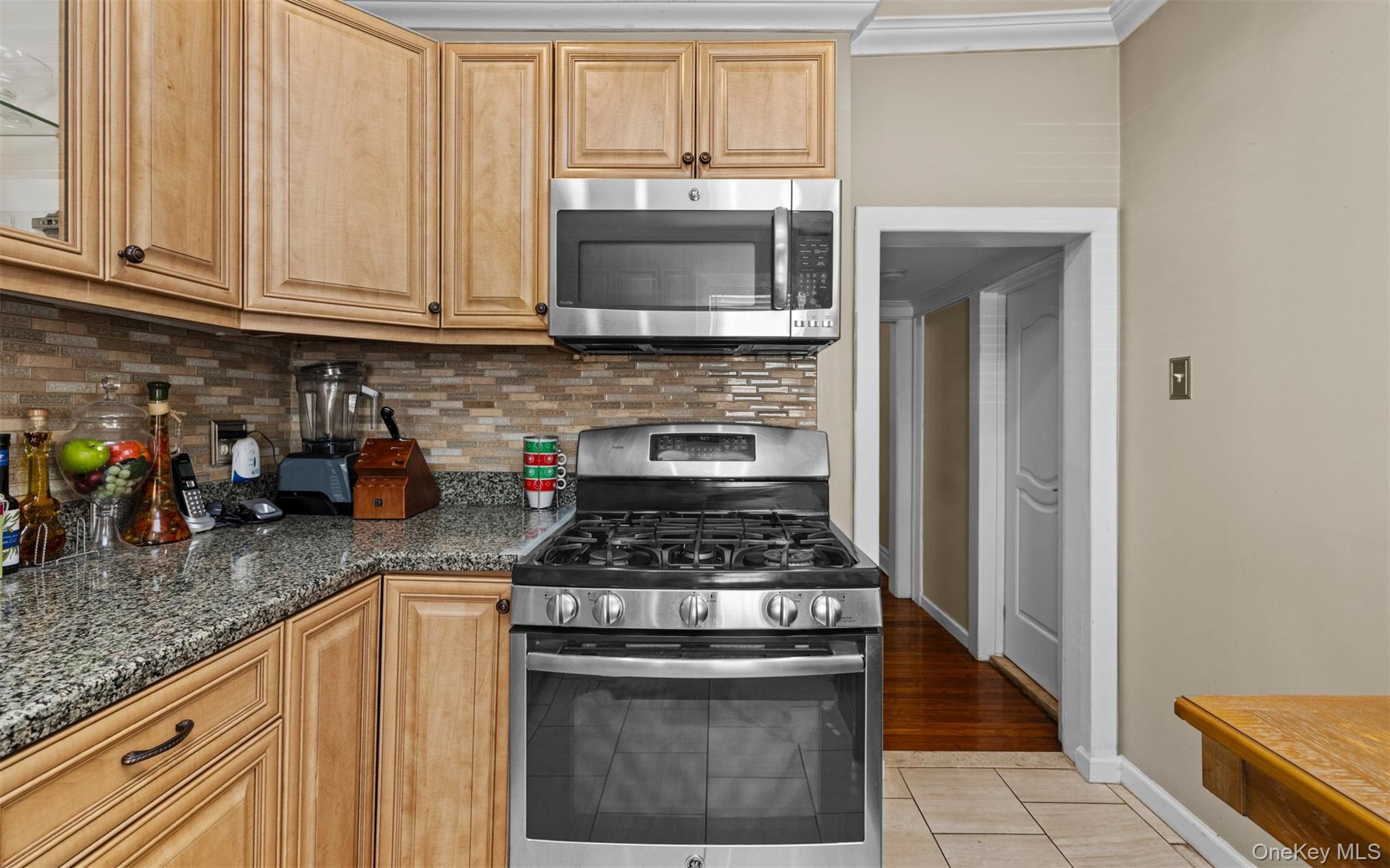 4 Malverne Avenue, Malverne, NY 11565