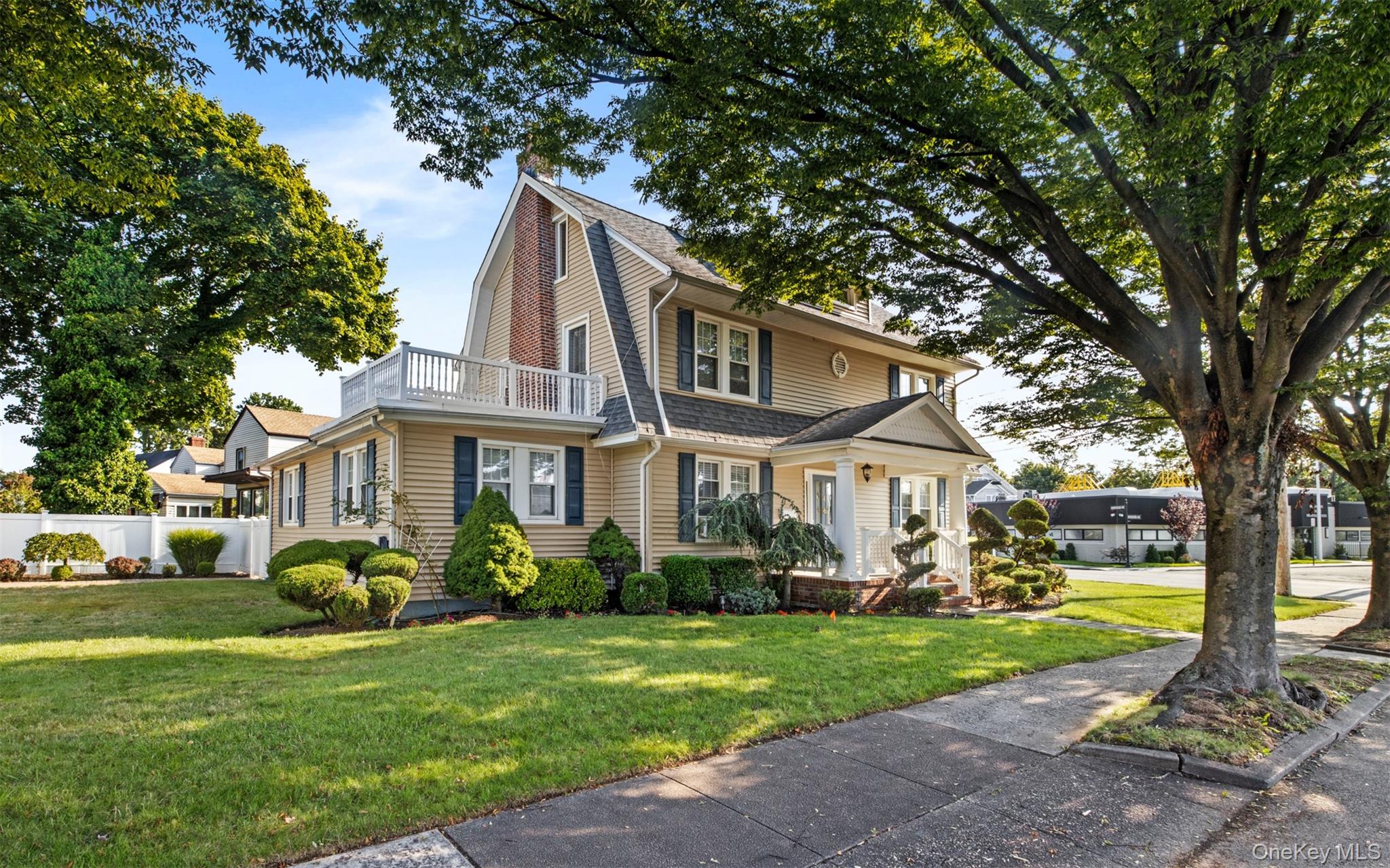 4 Malverne Avenue, Malverne, NY 11565