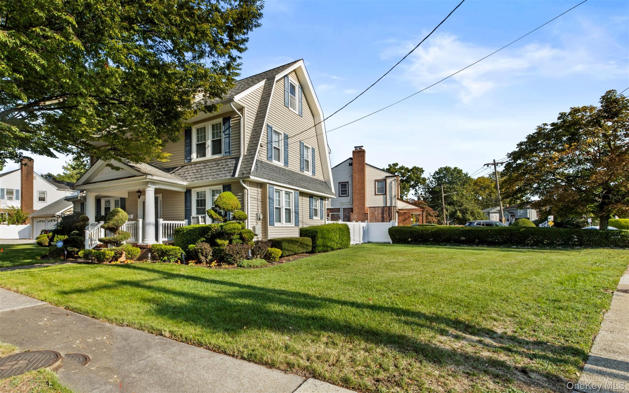 4 Malverne Avenue, Malverne, NY 11565