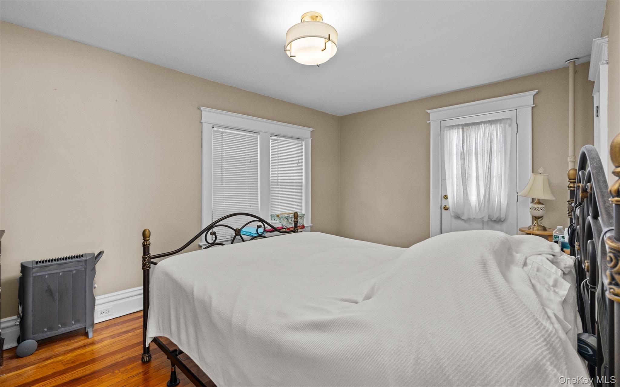 4 Malverne Avenue, Malverne, NY 11565