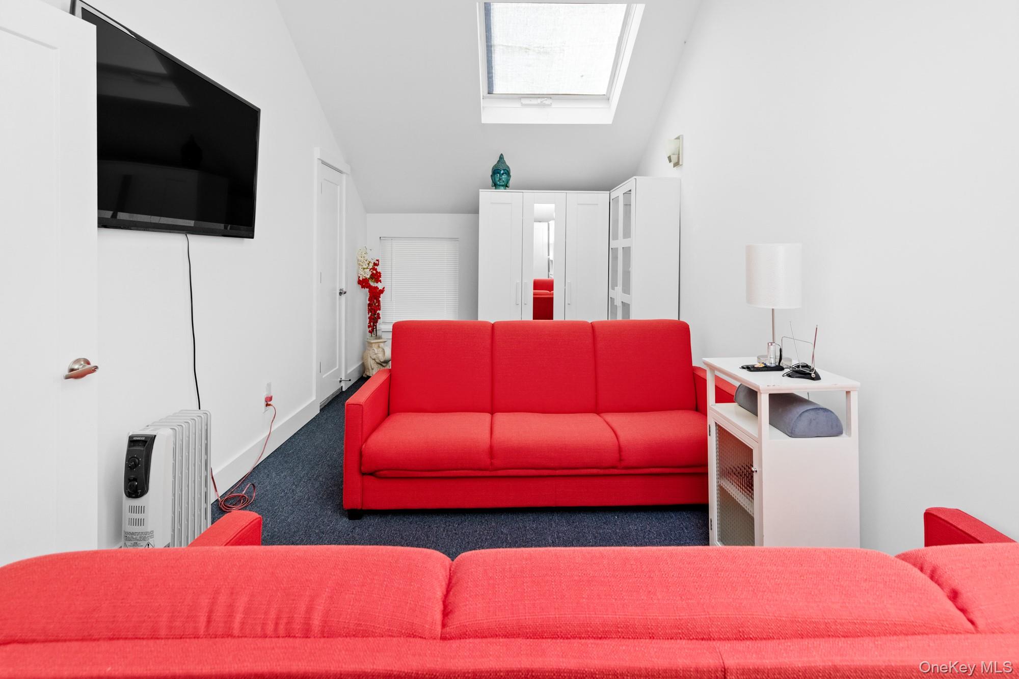 4 Evelyn Court, Westhampton, NY 11978