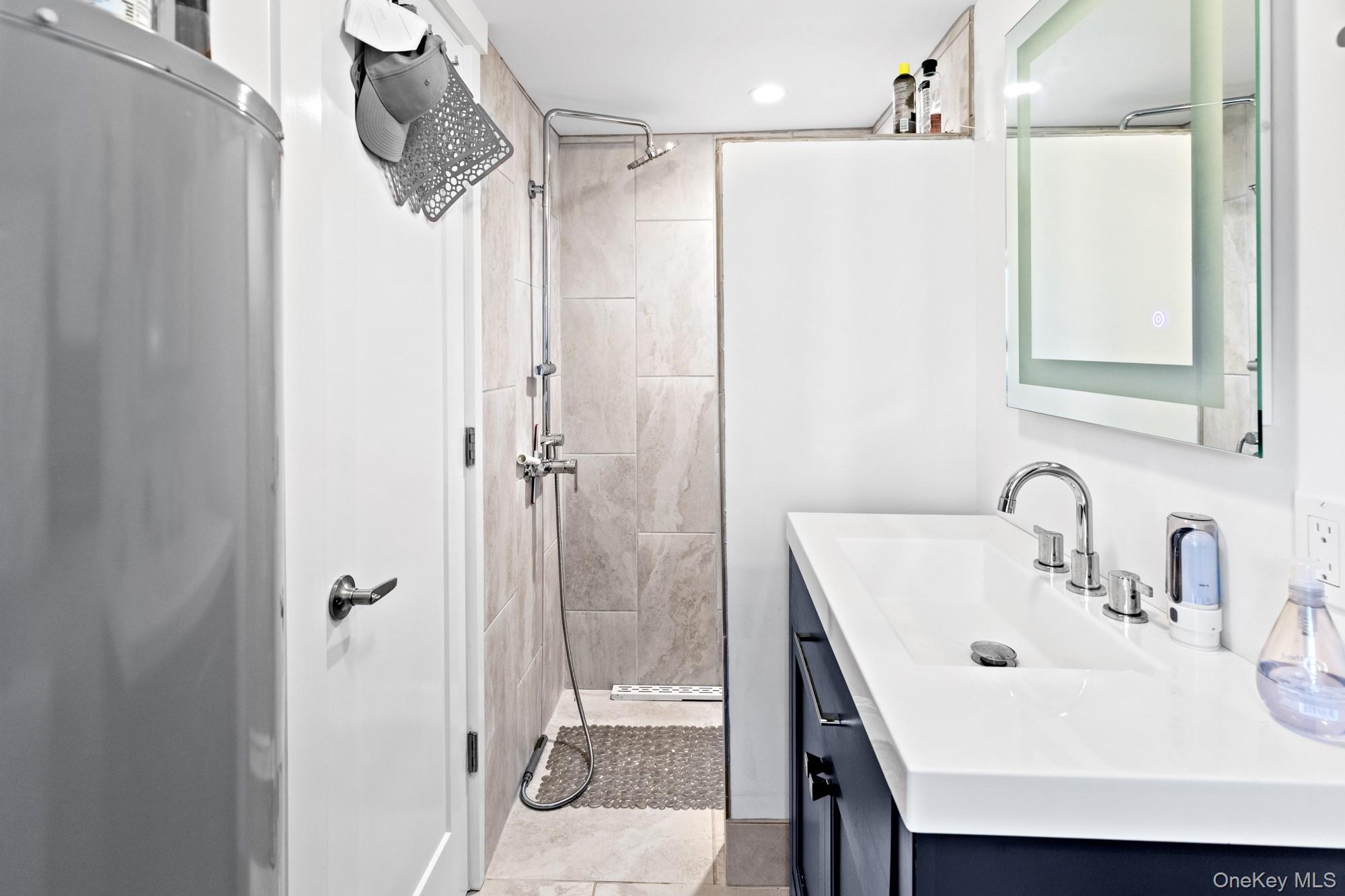 4 Evelyn Court, Westhampton, NY 11978