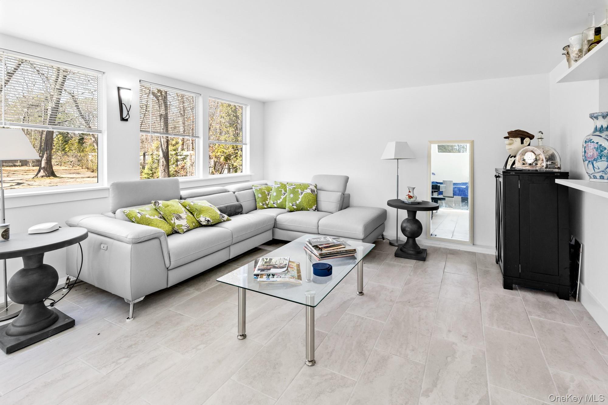 4 Evelyn Court, Westhampton, NY 11978