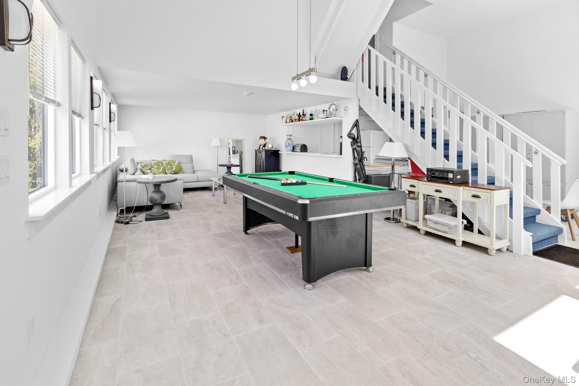 4 Evelyn Court, Westhampton, NY 11978