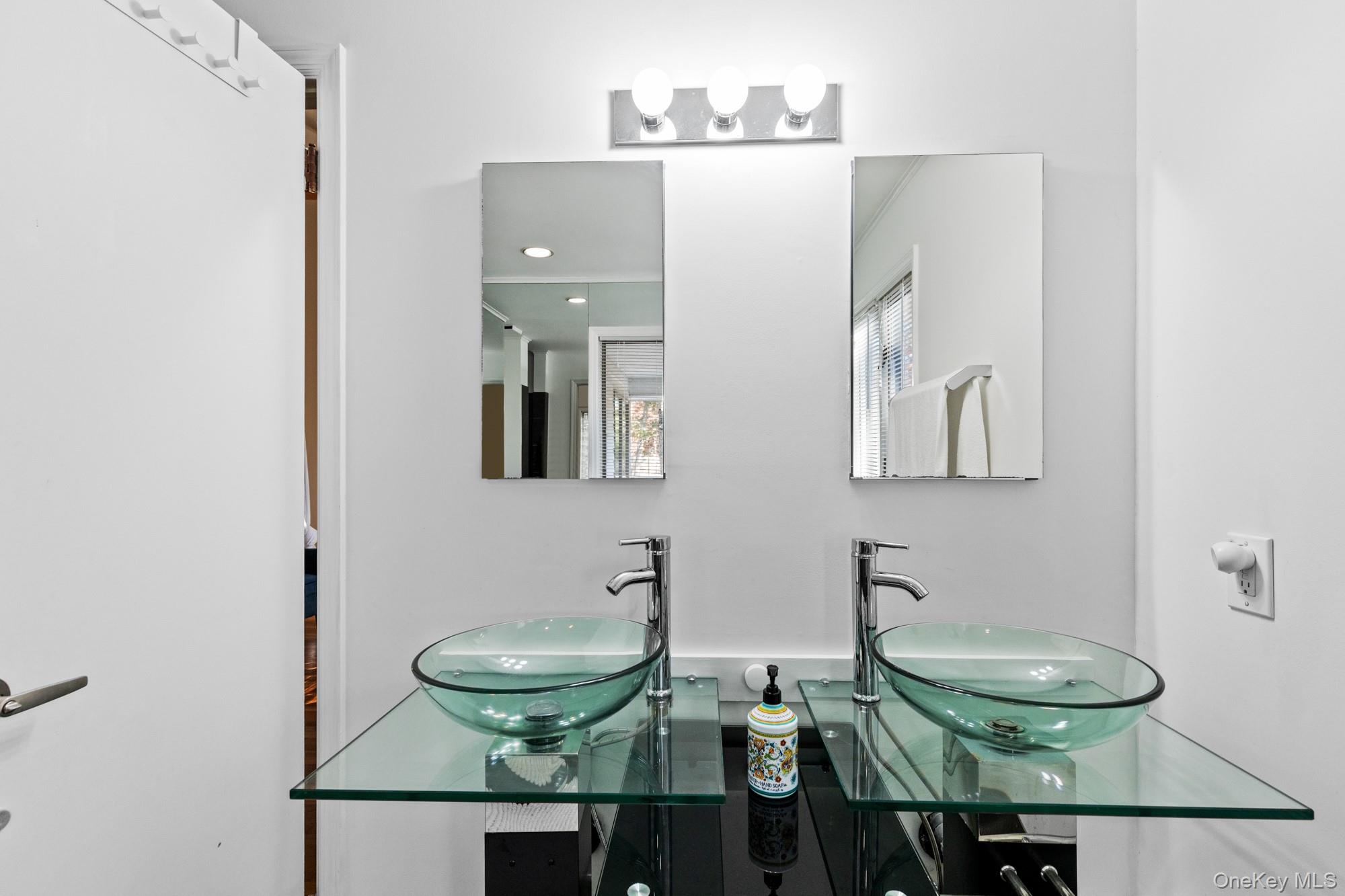 4 Evelyn Court, Westhampton, NY 11978