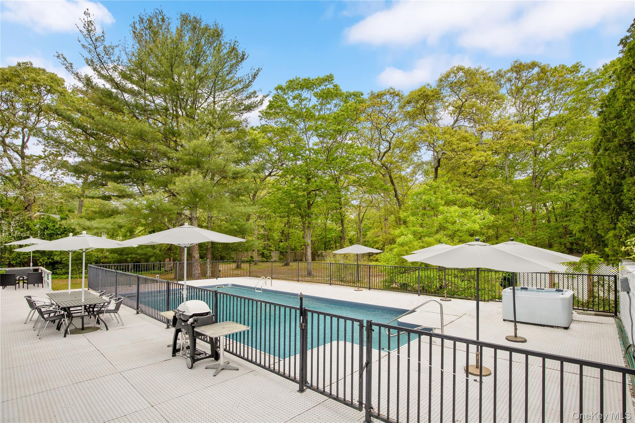 4 Evelyn Court, Westhampton, NY 11978