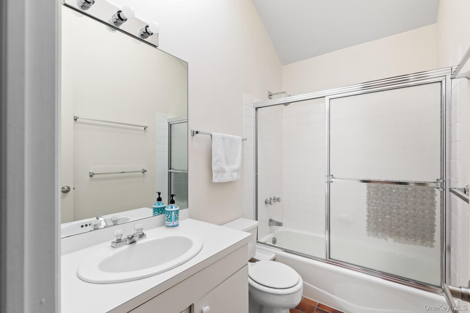 4 Evelyn Court, Westhampton, NY 11978