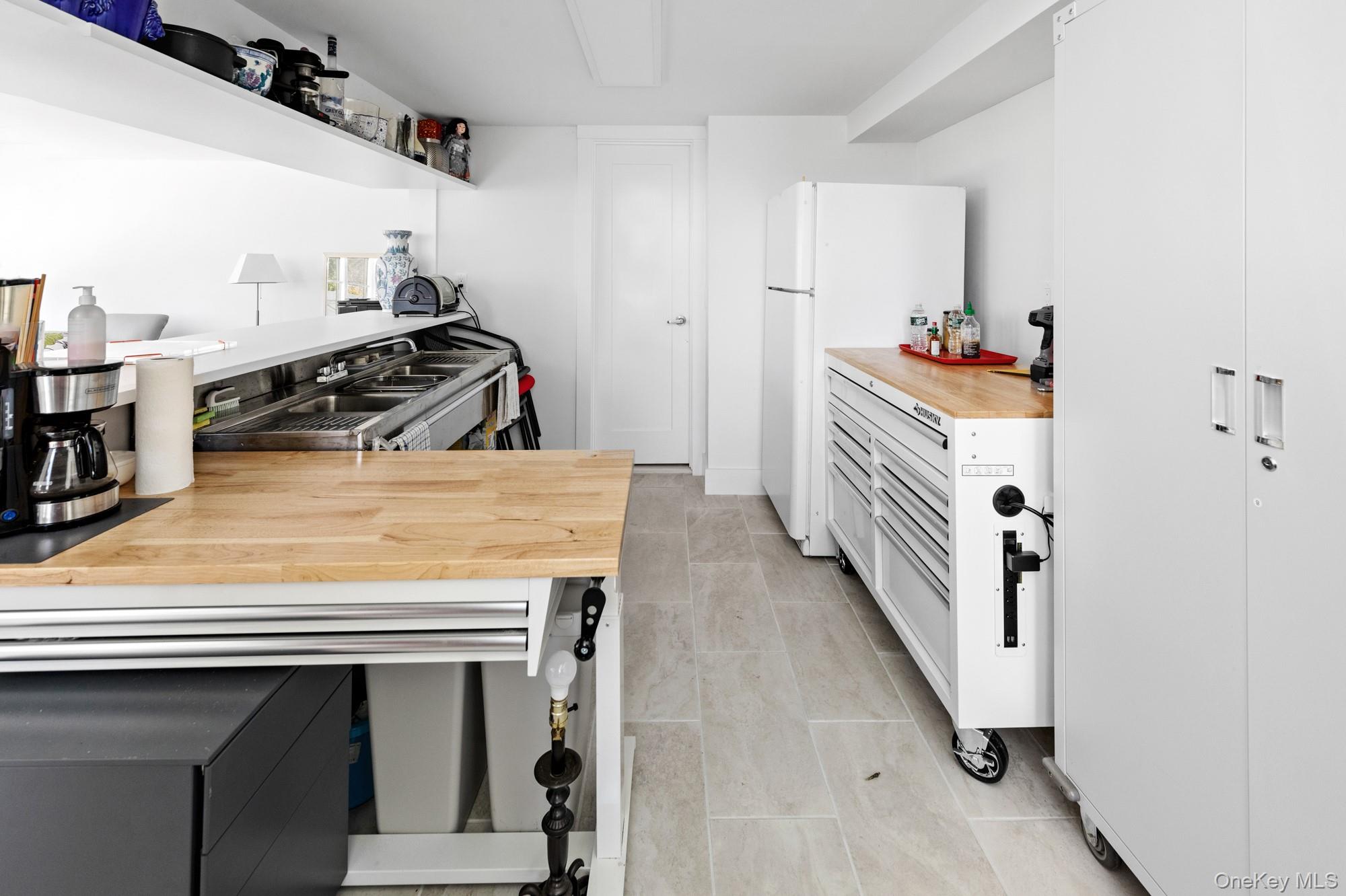 4 Evelyn Court, Westhampton, NY 11978