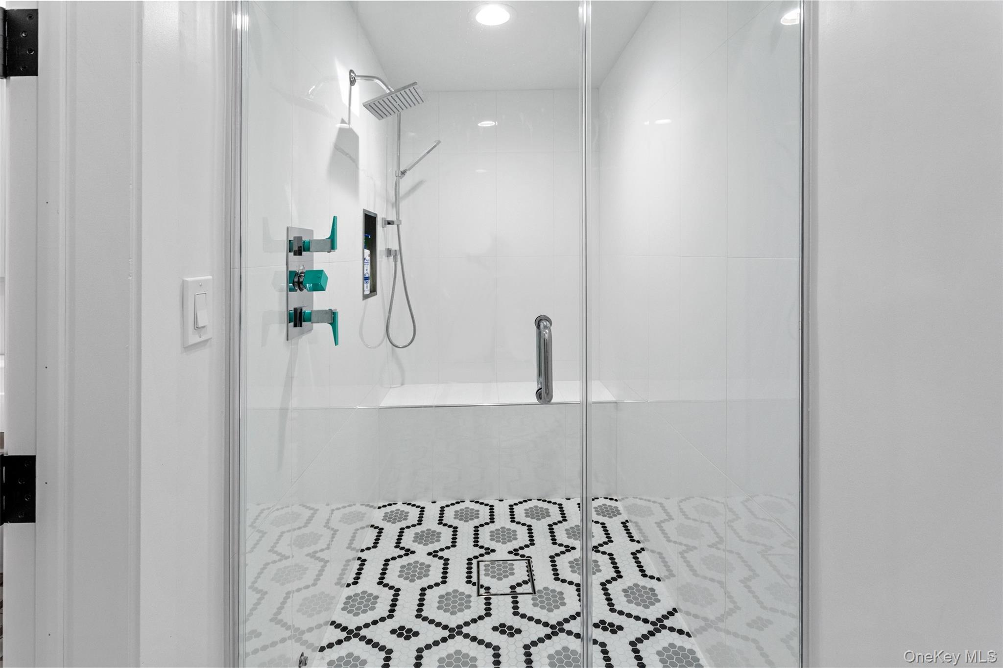 1 Osprey Court, Belle Terre, NY 11777