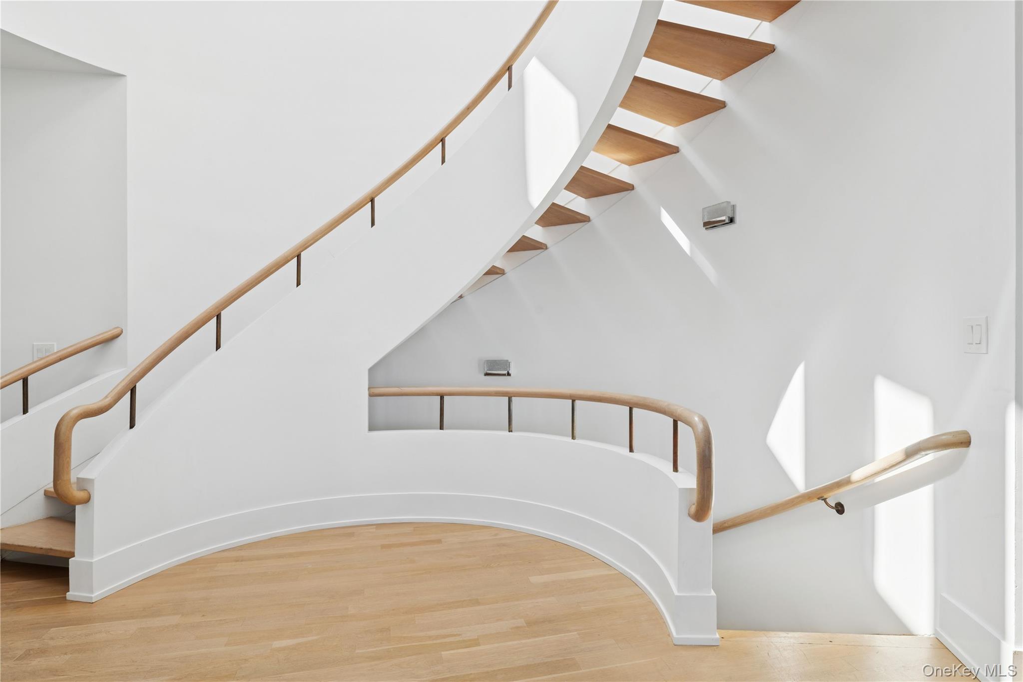 1 Osprey Court, Belle Terre, NY 11777