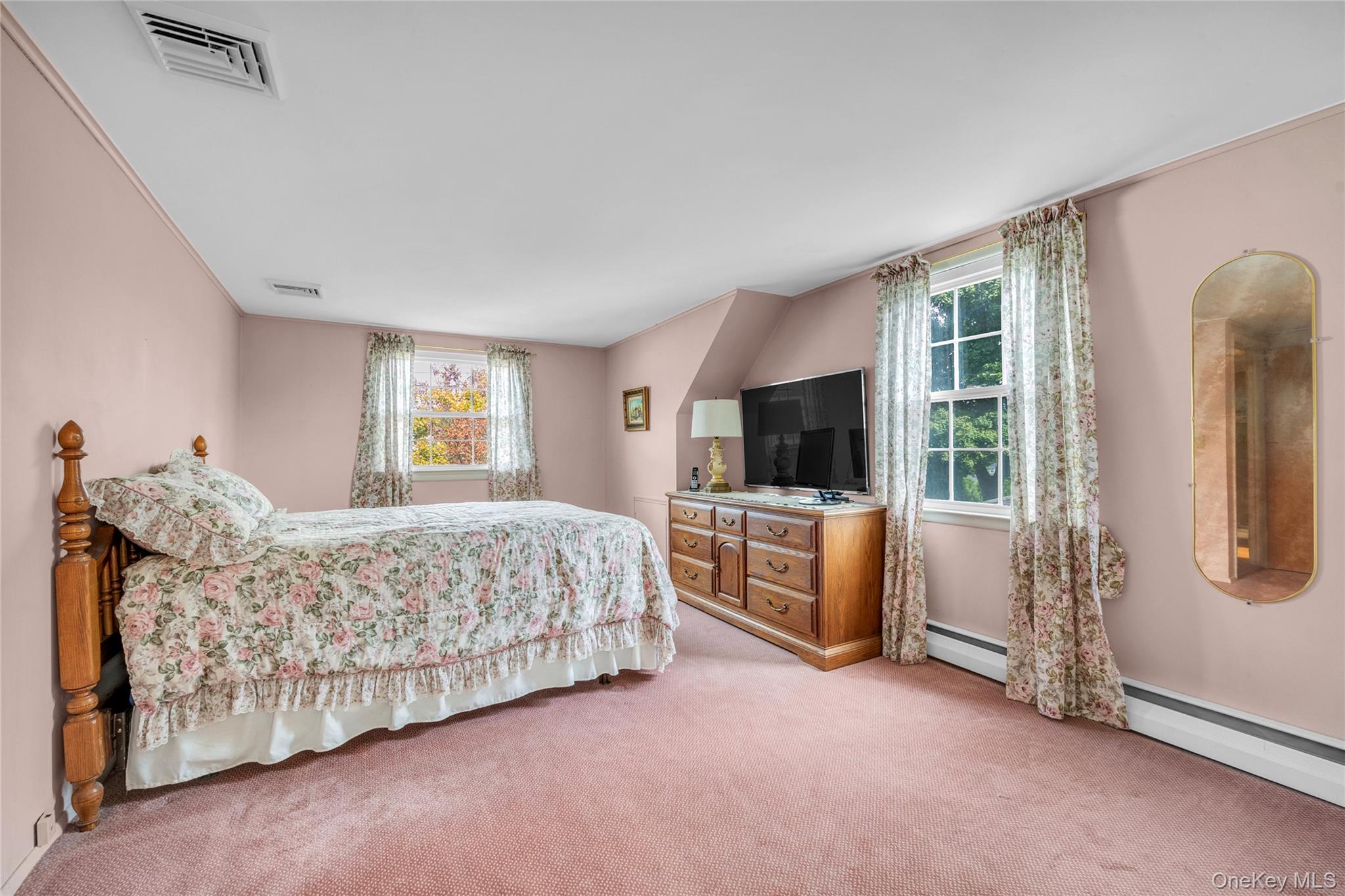 21 Farragut Road, Old Bethpage, NY 11804