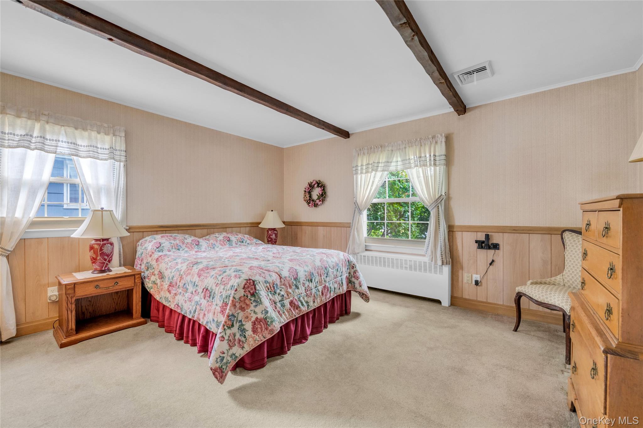 21 Farragut Road, Old Bethpage, NY 11804