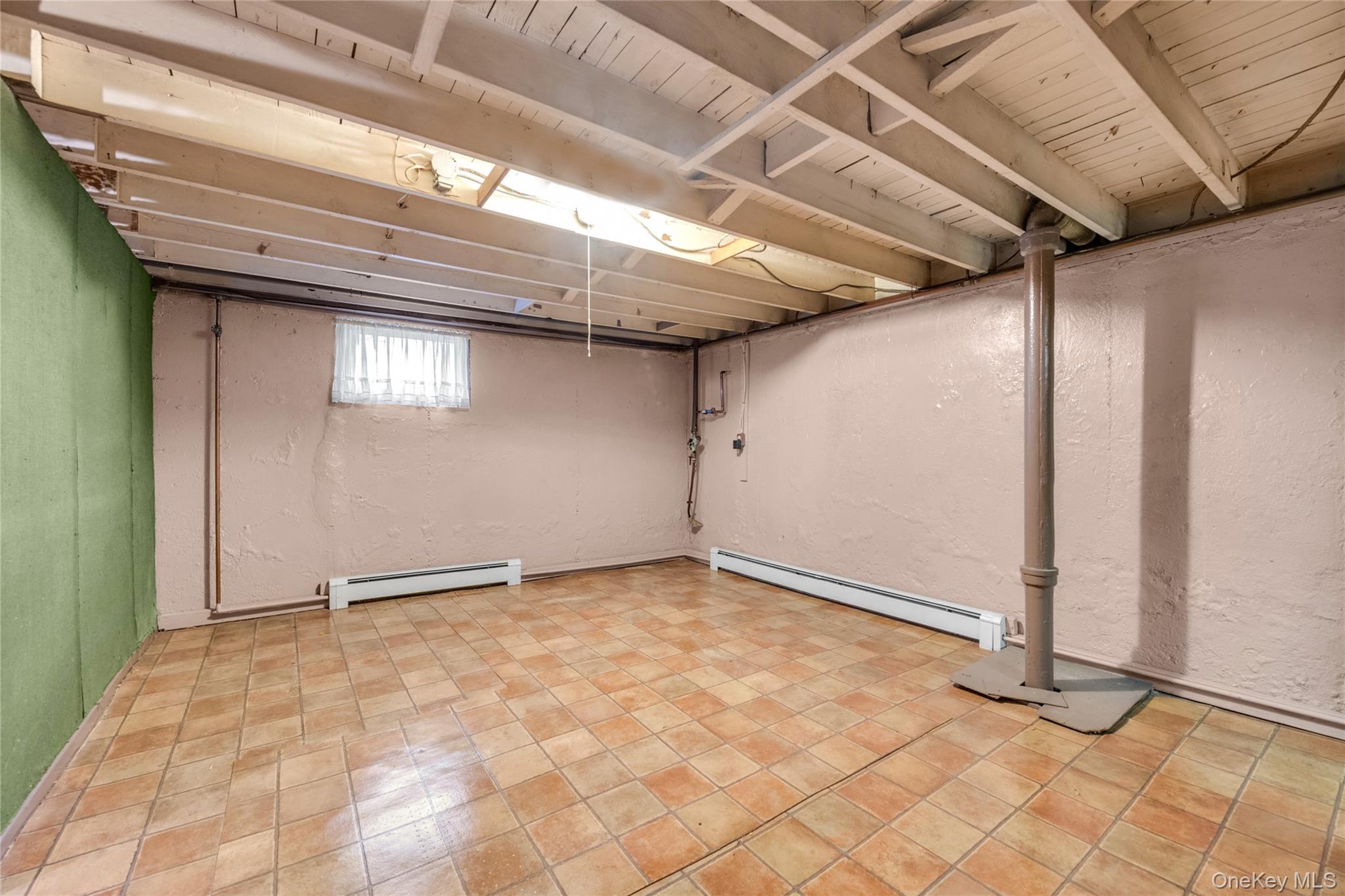 21 Farragut Road, Old Bethpage, NY 11804