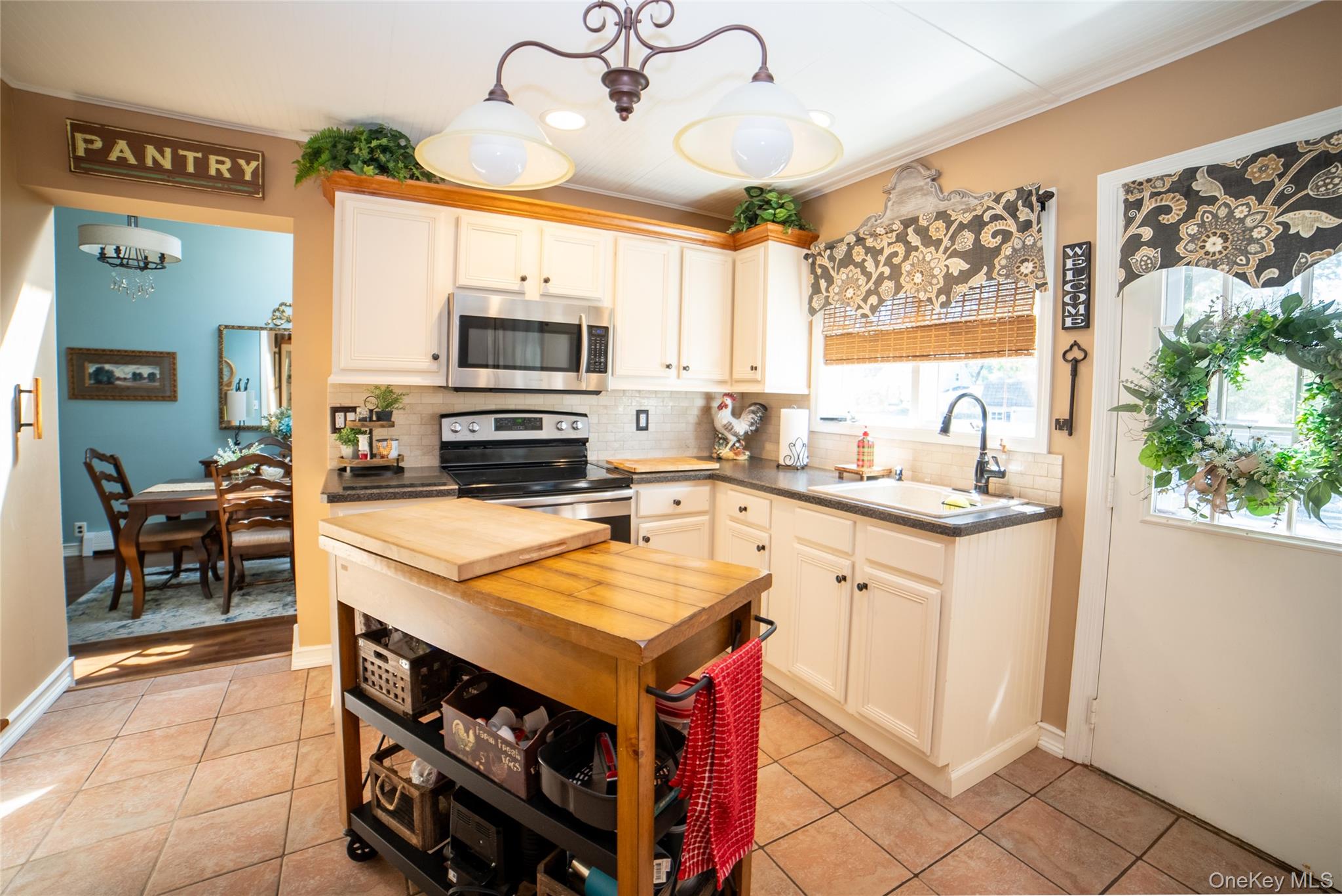 80 Heston Road, Shirley, NY 11967