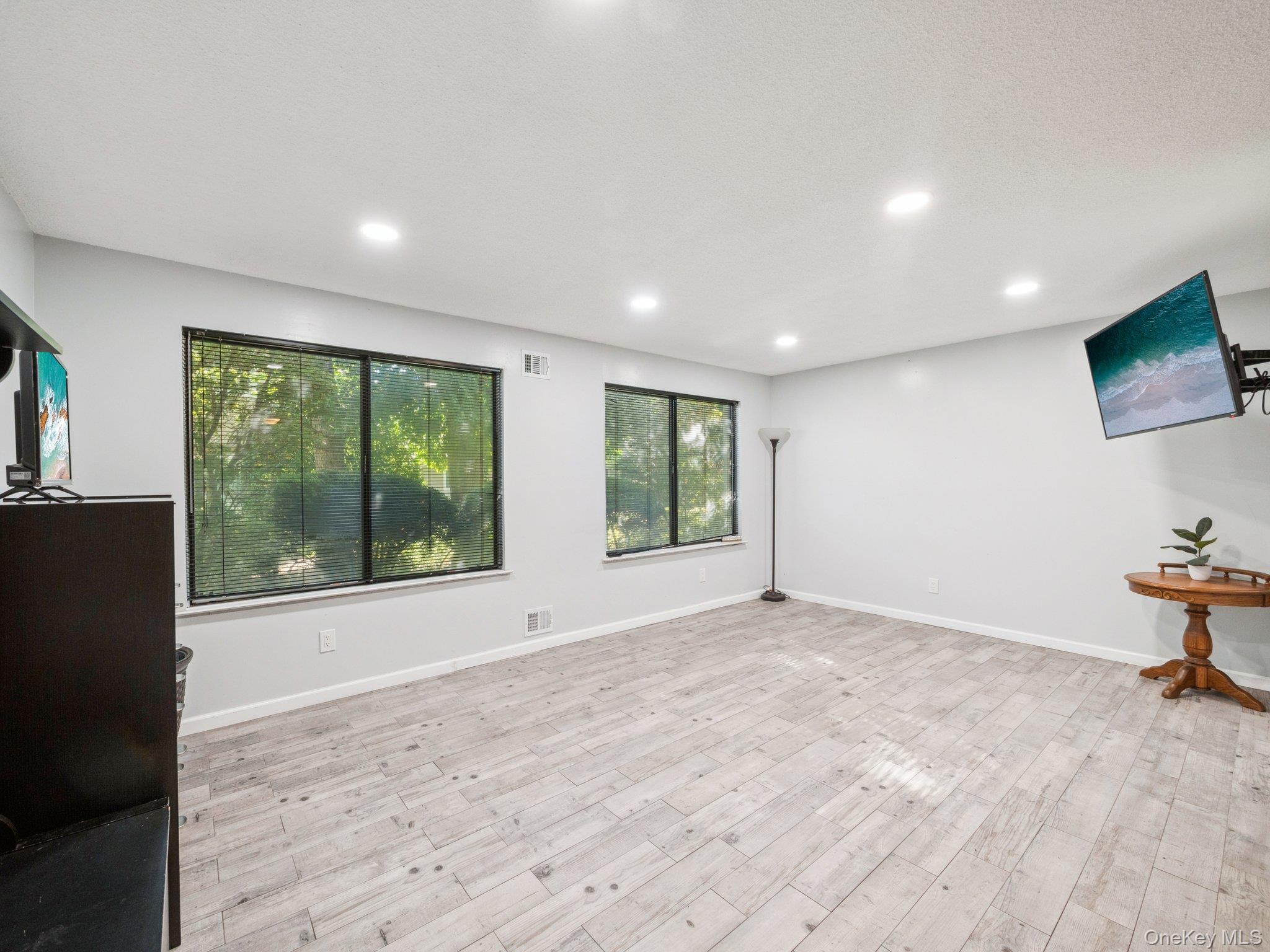 203 Springmeadow Drive # B, Holbrook, NY 11741