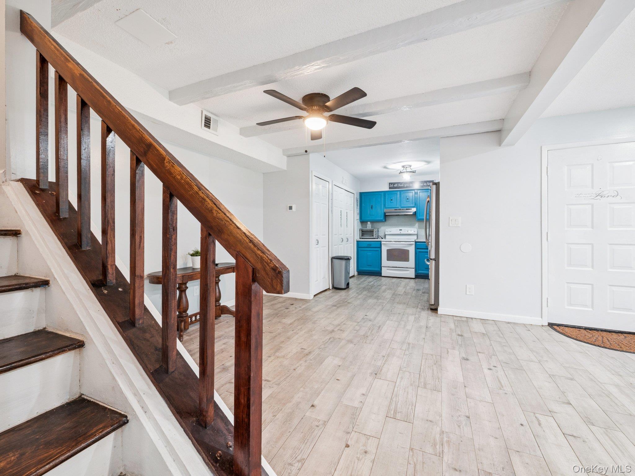 203 Springmeadow Drive # B, Holbrook, NY 11741