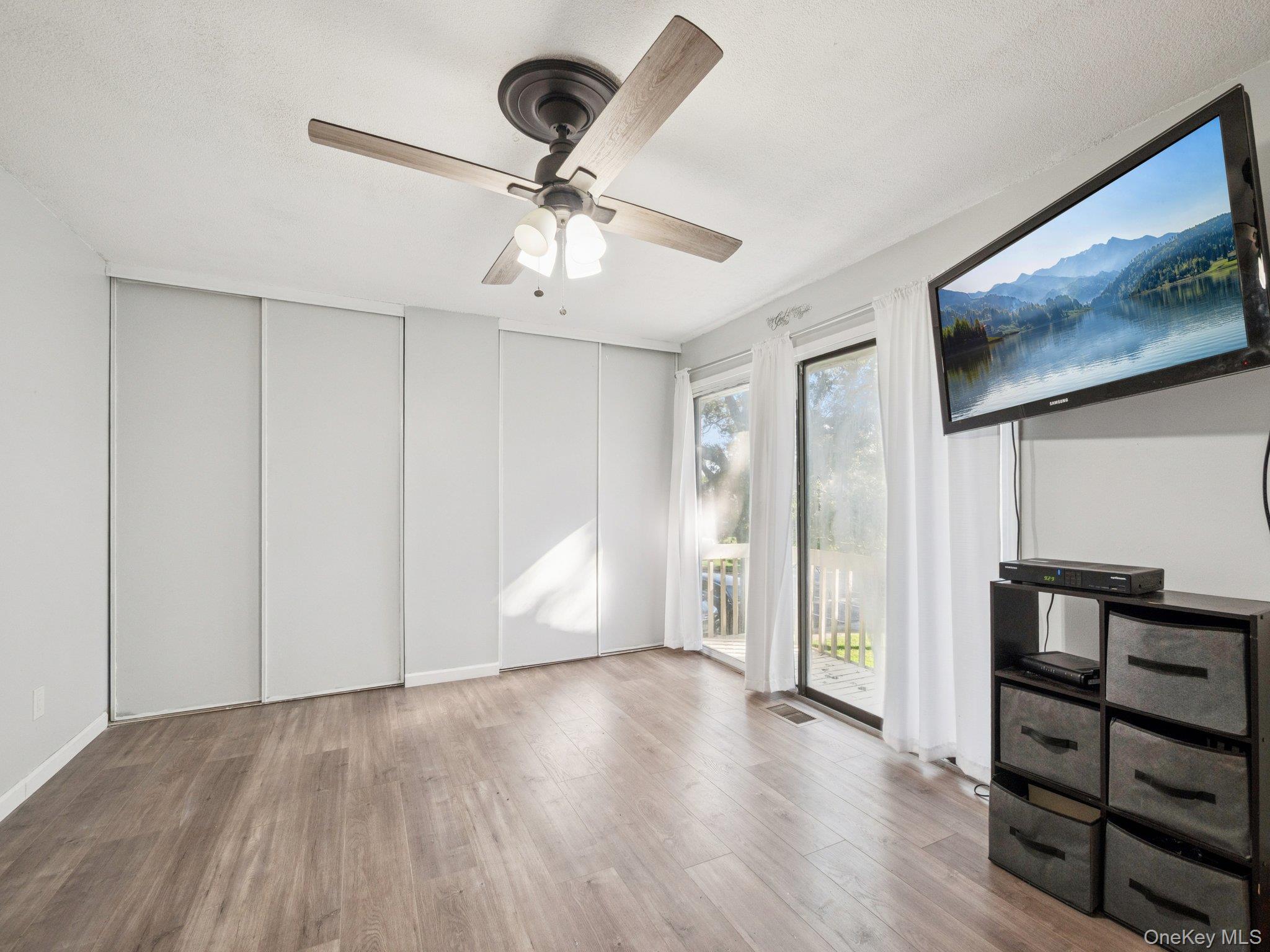 203 Springmeadow Drive # B, Holbrook, NY 11741