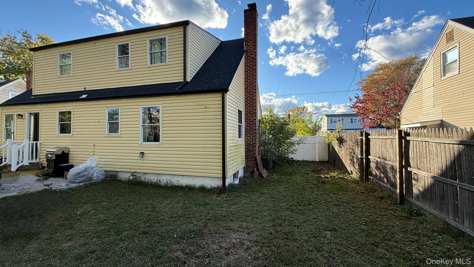 43 Lakewood Avenue, Lake Ronkonkoma, NY 11779