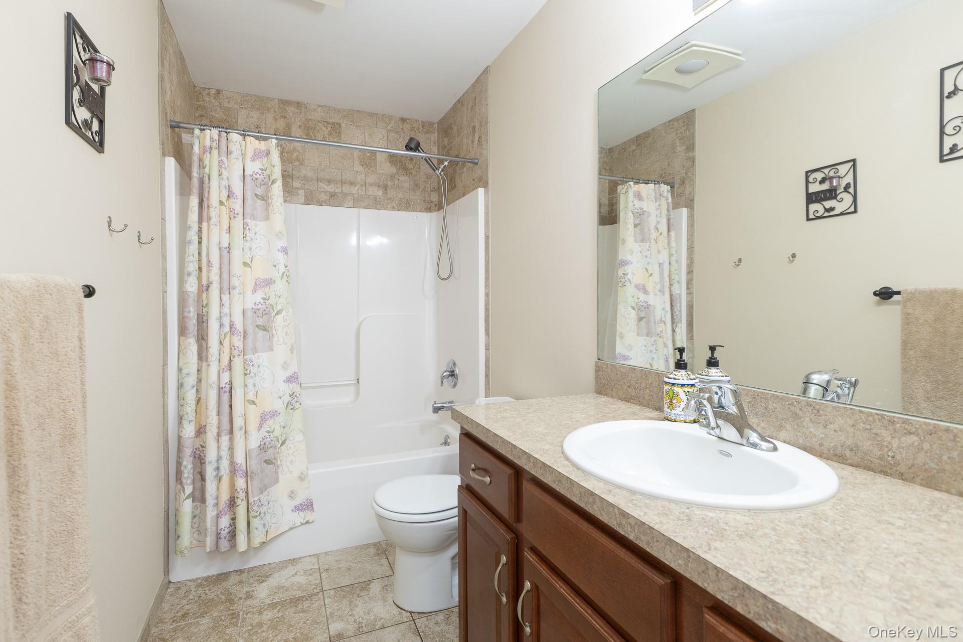 168 Brookfield Avenue, Center Moriches, NY 11934