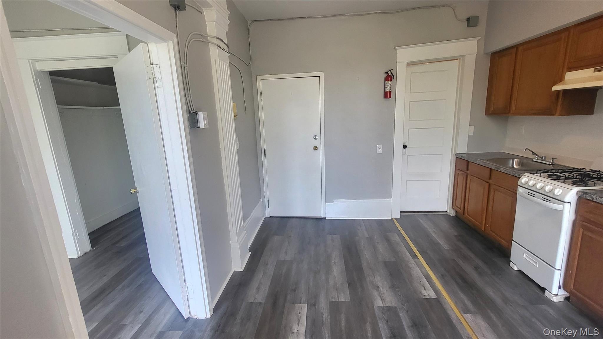 65 S Hamilton St Apt 9, Poughkeepsie, NY 12601