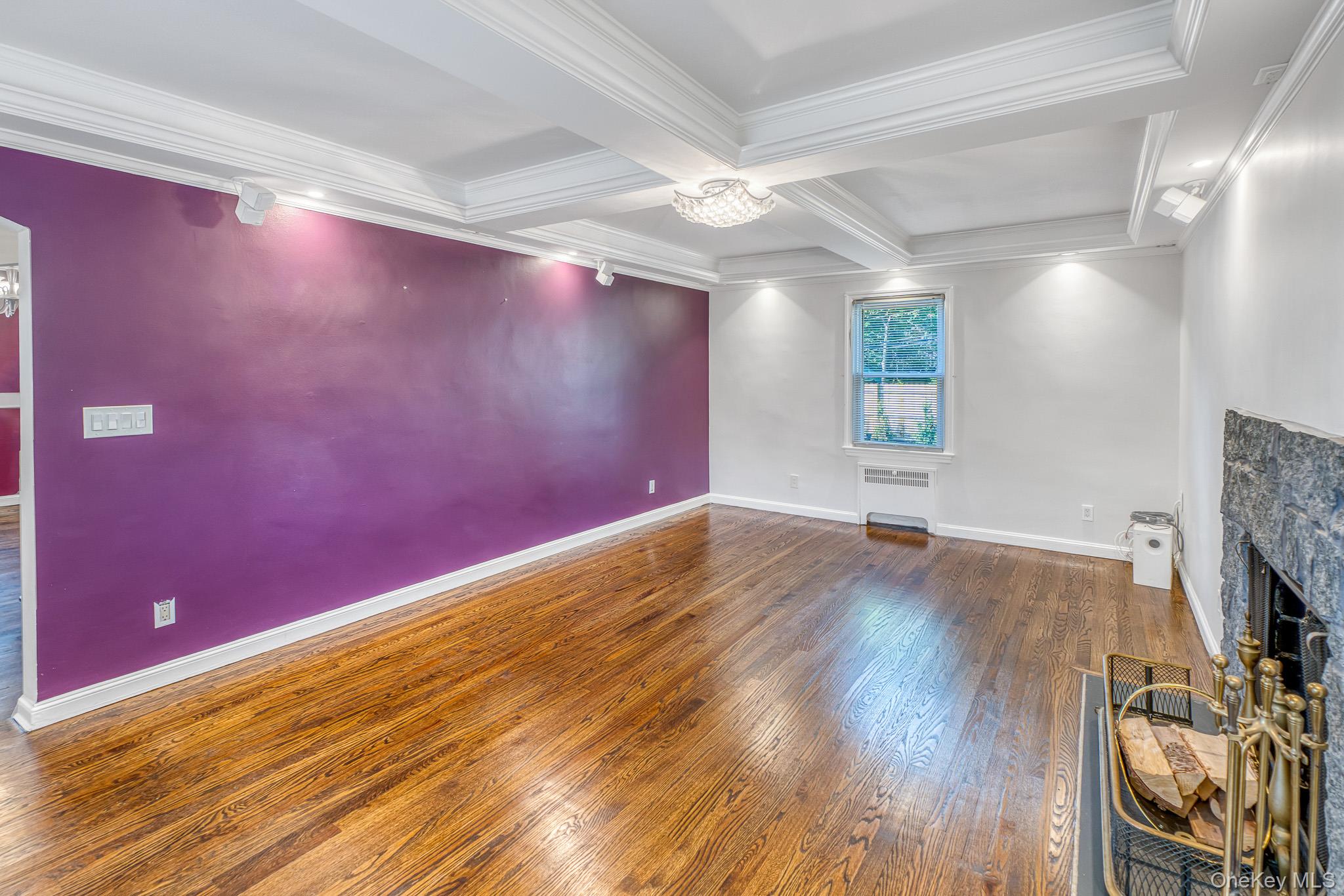 25 Greystone Road, Rockville Centre, NY 11570