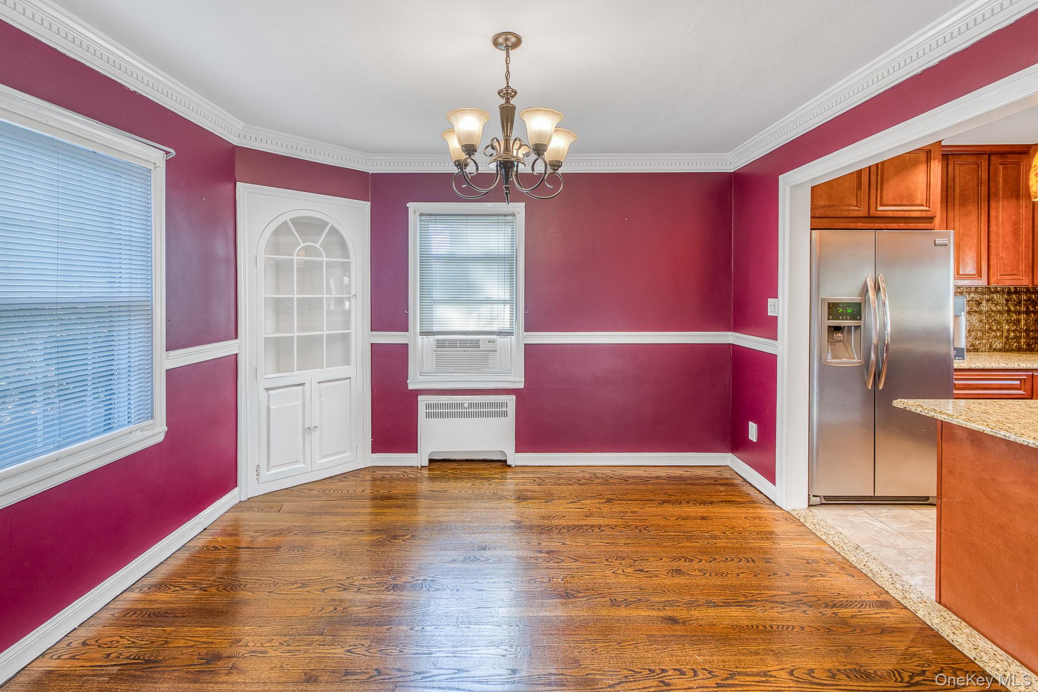 25 Greystone Road, Rockville Centre, NY 11570