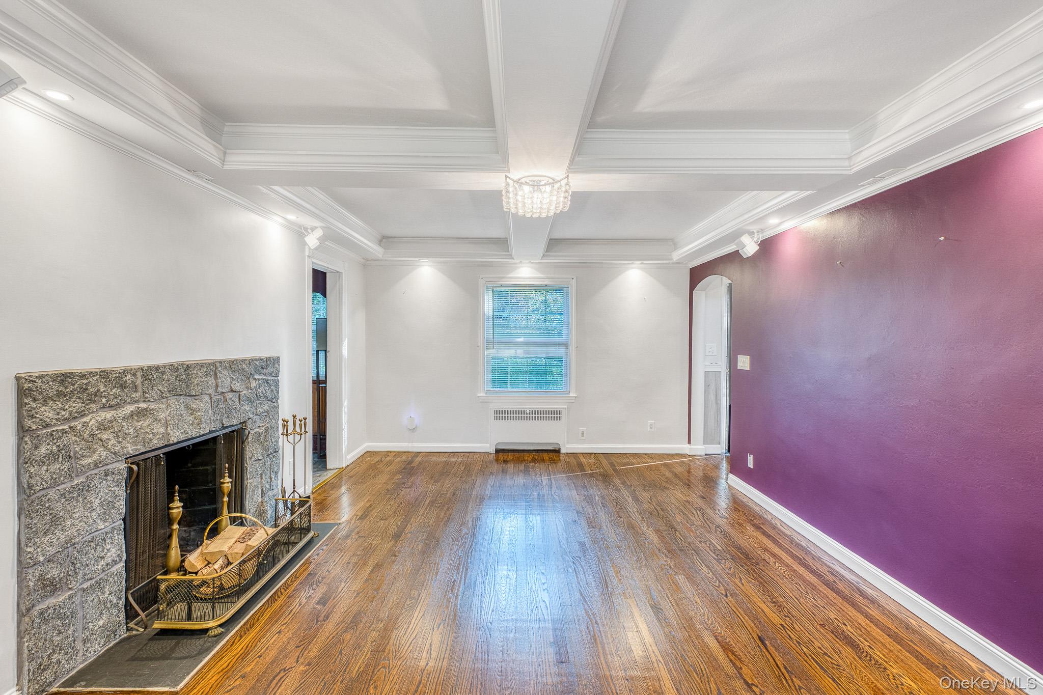 25 Greystone Road, Rockville Centre, NY 11570