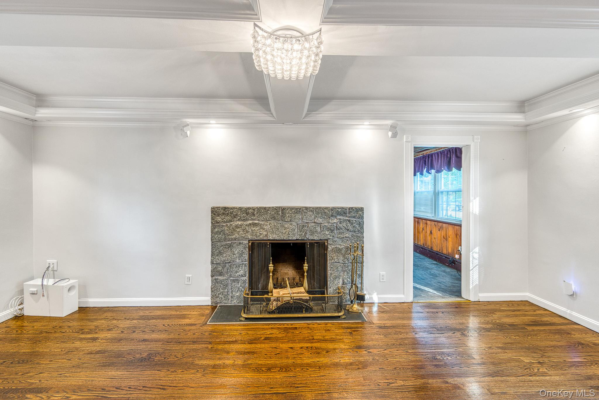 25 Greystone Road, Rockville Centre, NY 11570