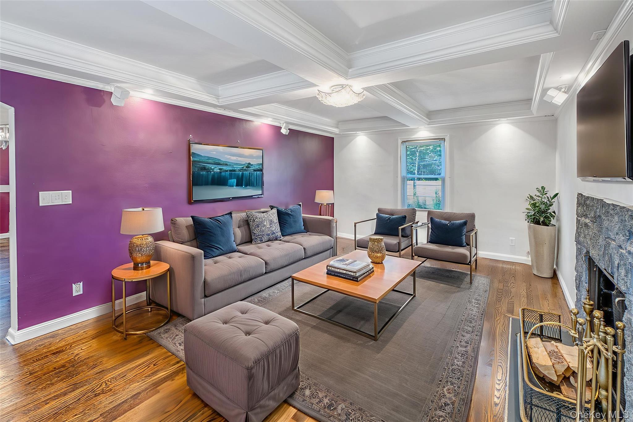 25 Greystone Road, Rockville Centre, NY 11570