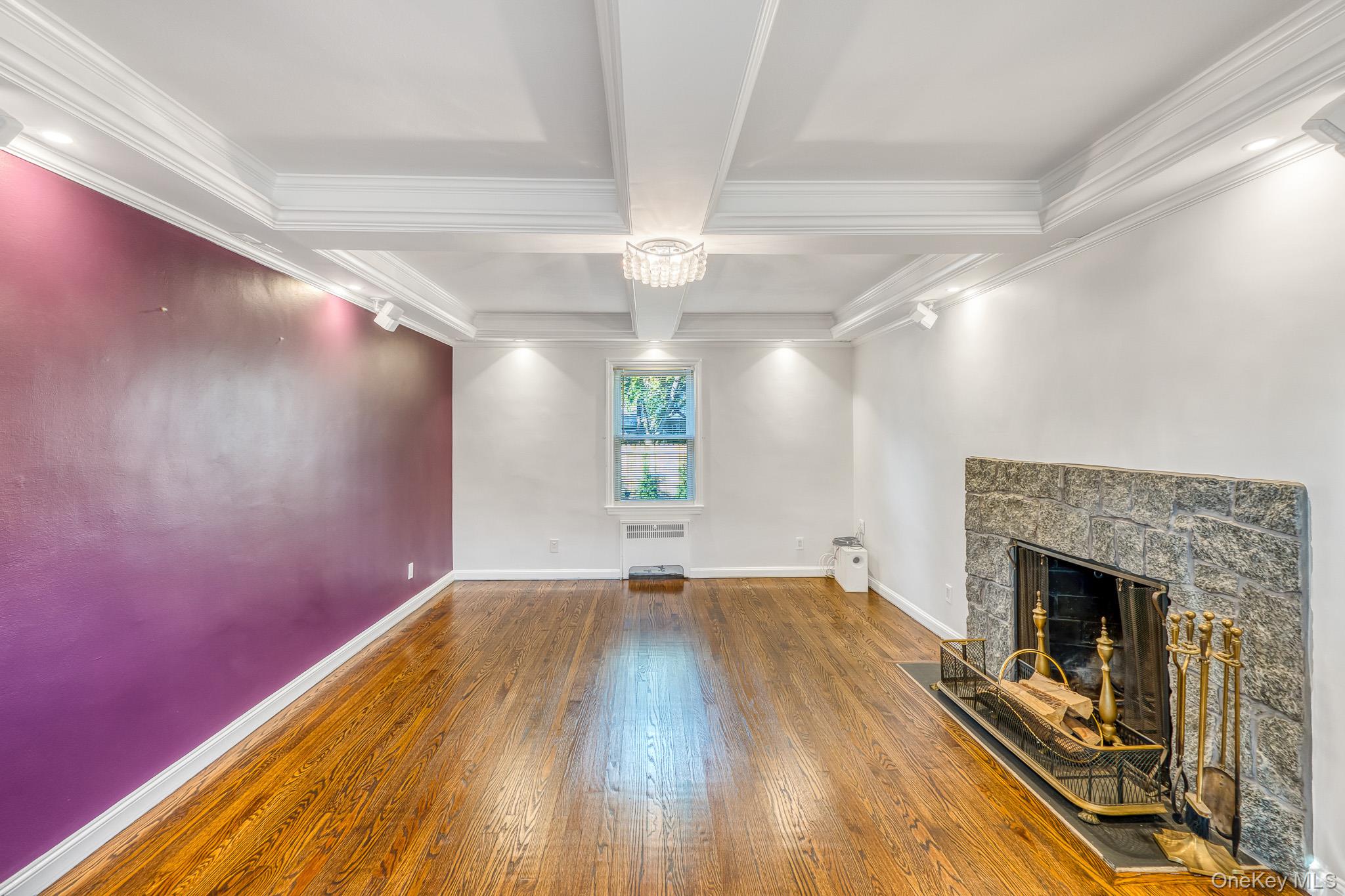 25 Greystone Road, Rockville Centre, NY 11570