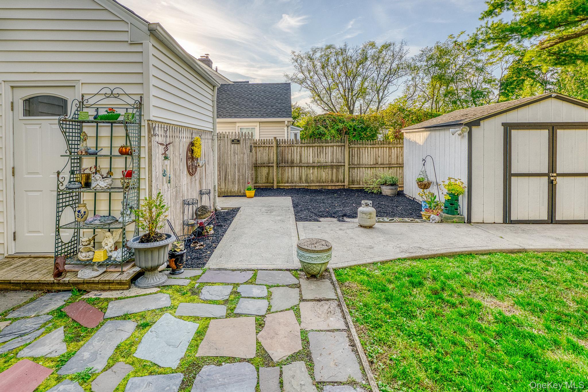 25 Greystone Road, Rockville Centre, NY 11570