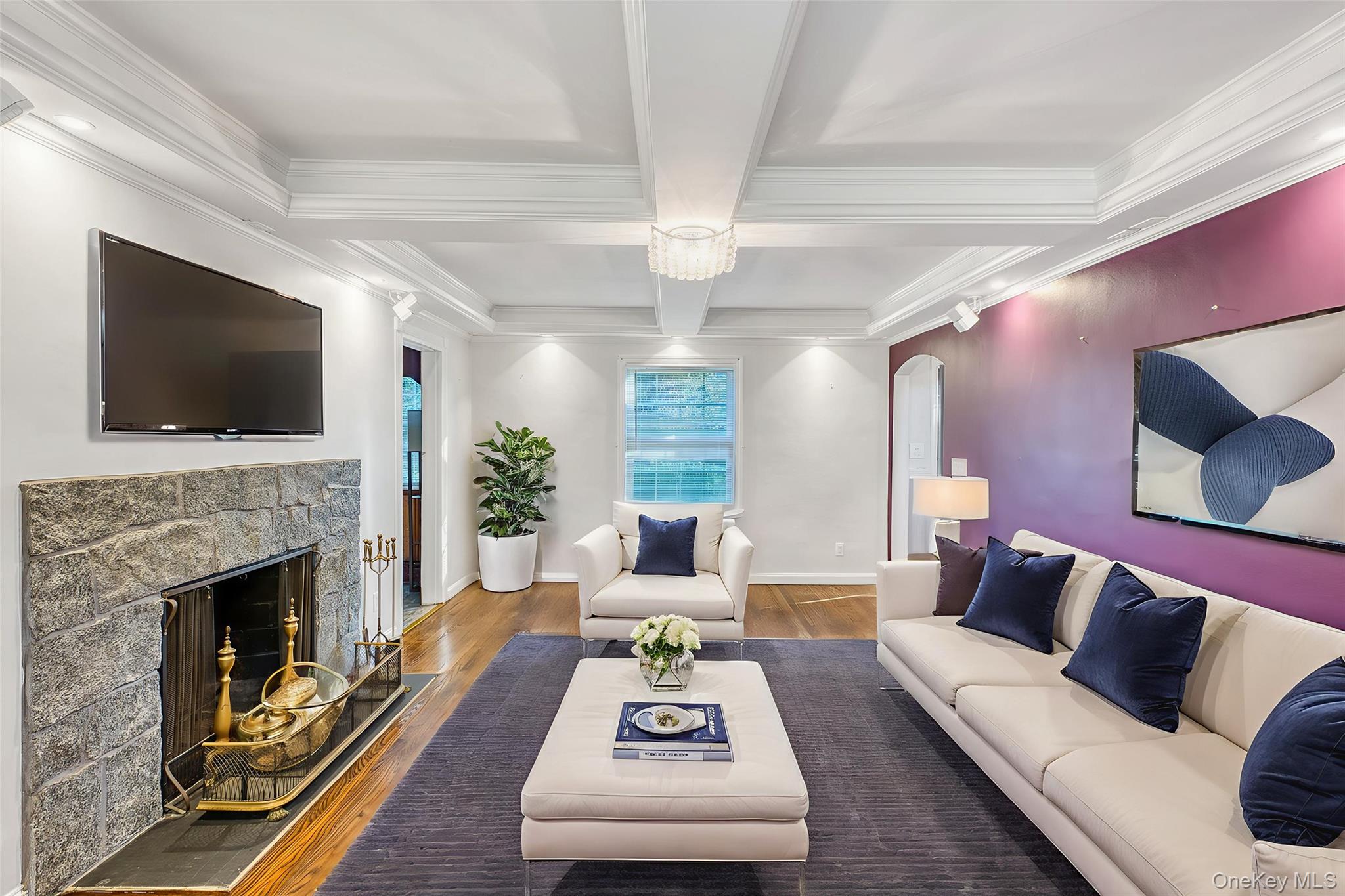 25 Greystone Road, Rockville Centre, NY 11570