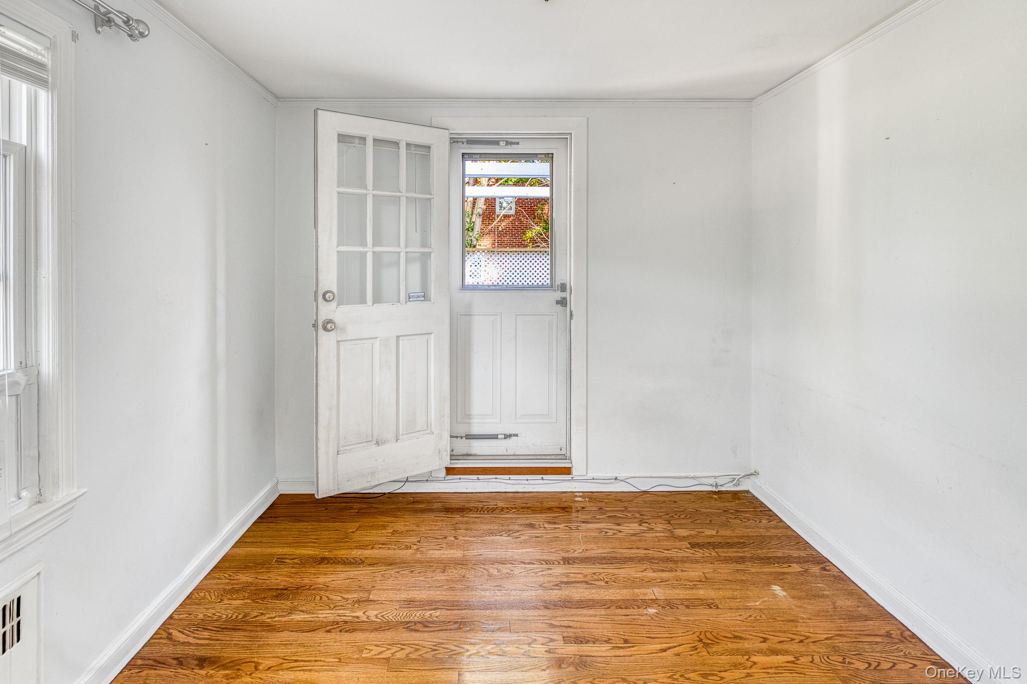 25 Greystone Road, Rockville Centre, NY 11570