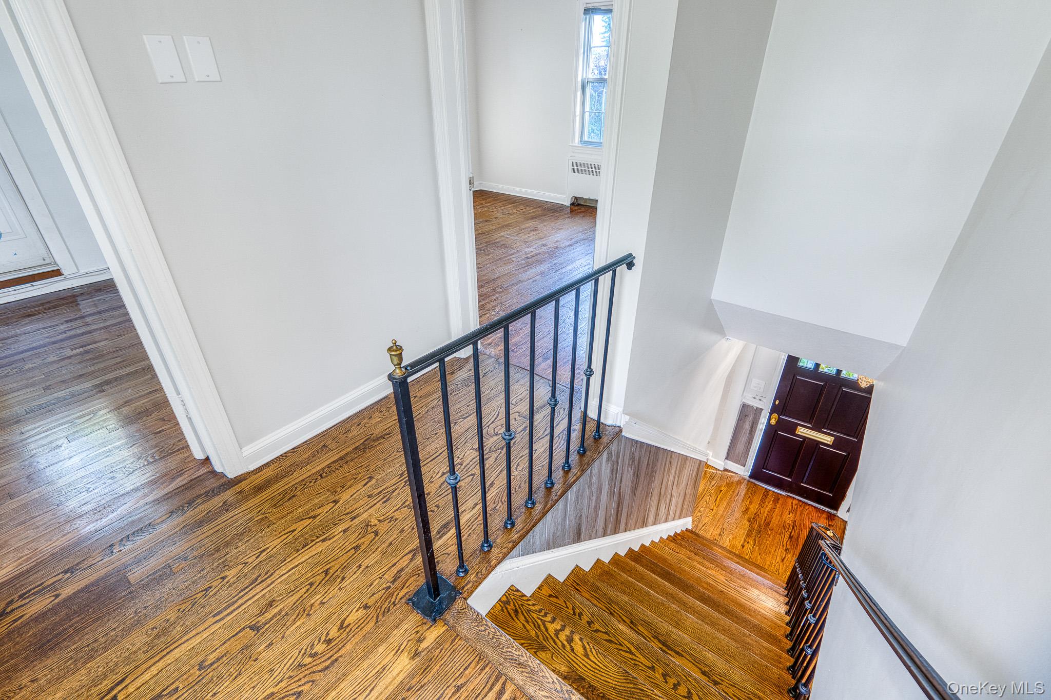 25 Greystone Road, Rockville Centre, NY 11570