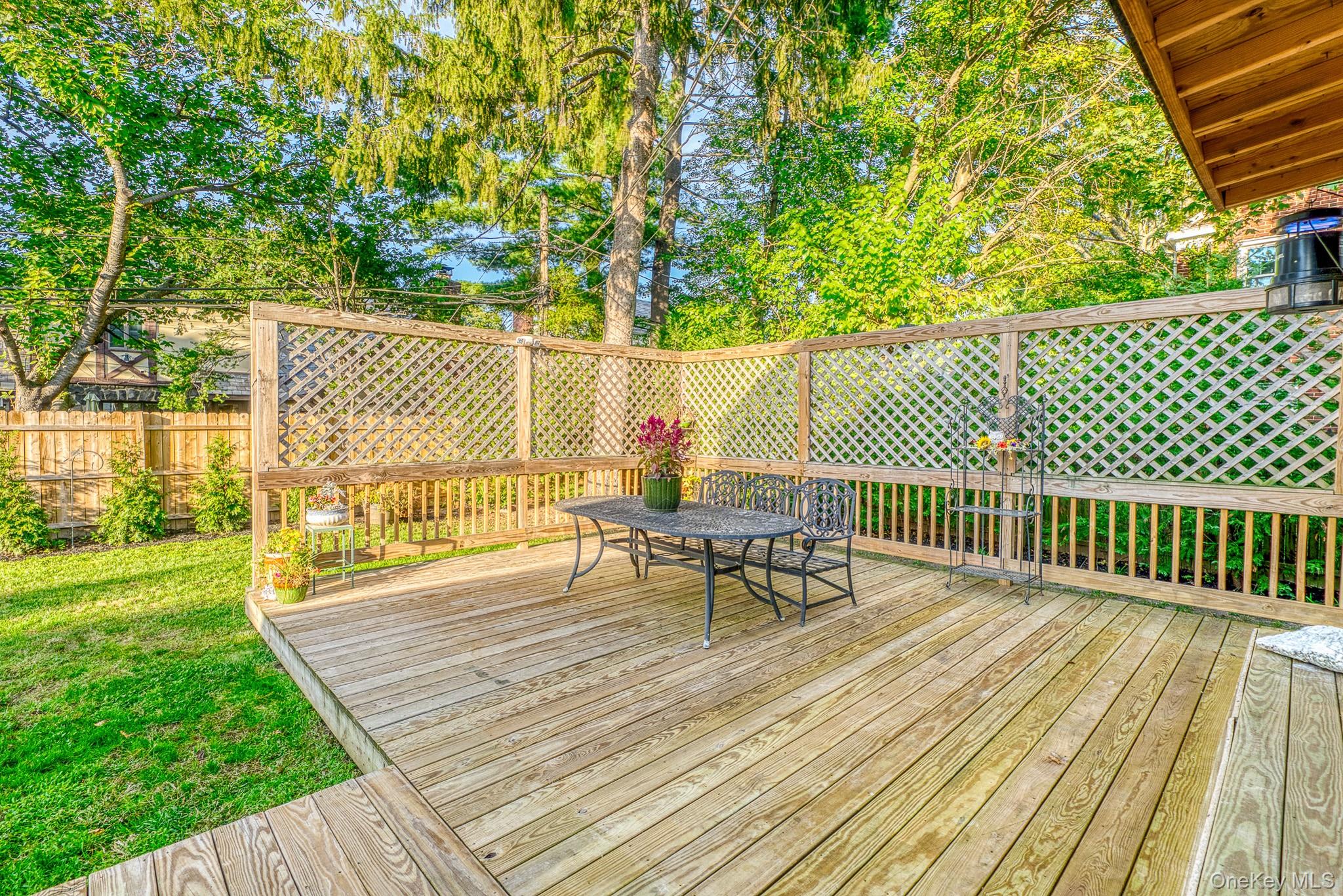 25 Greystone Road, Rockville Centre, NY 11570