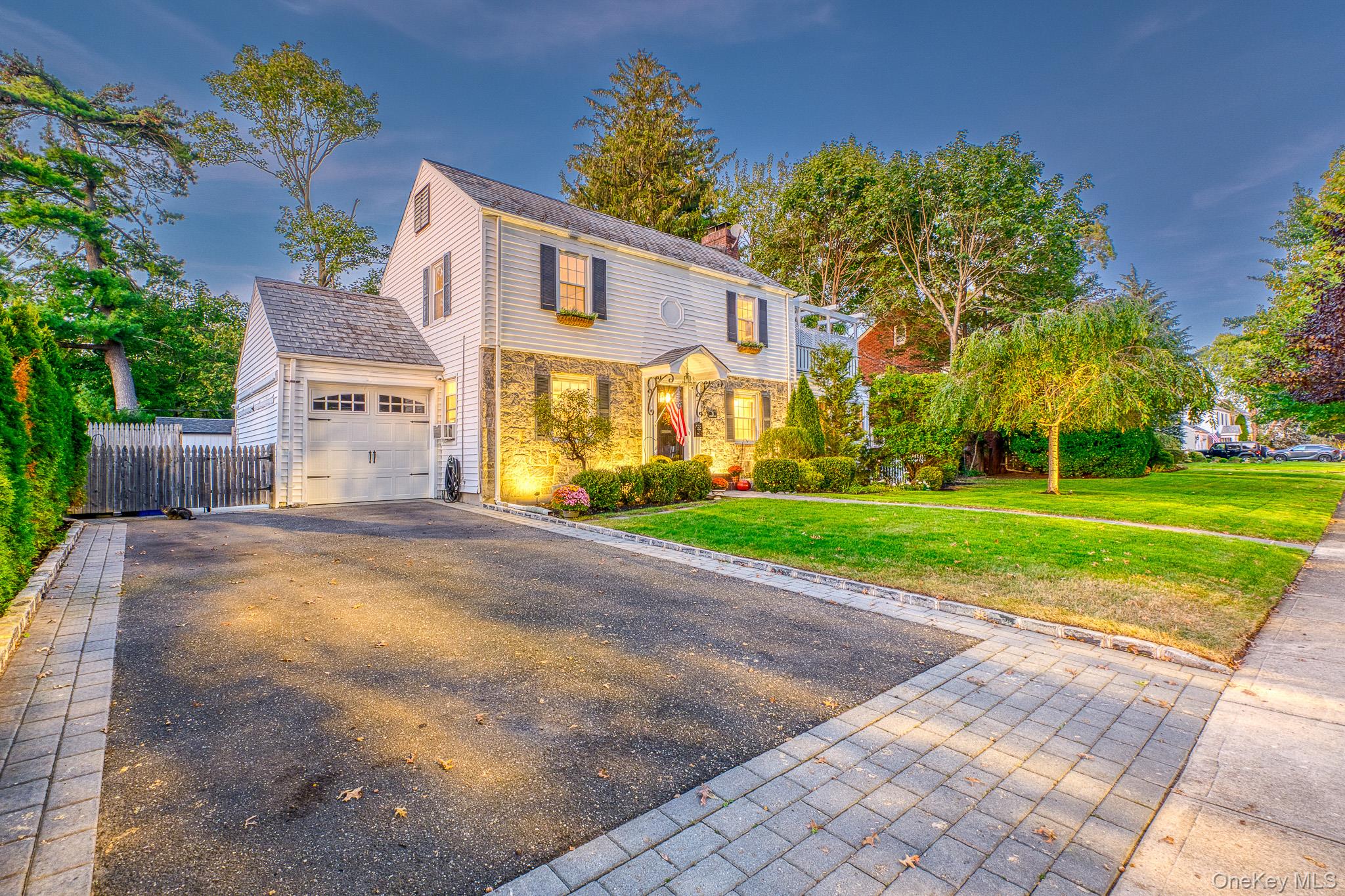 25 Greystone Road, Rockville Centre, NY 11570