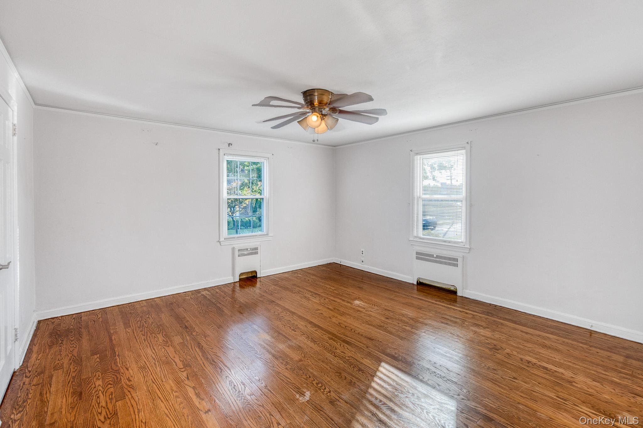 25 Greystone Road, Rockville Centre, NY 11570